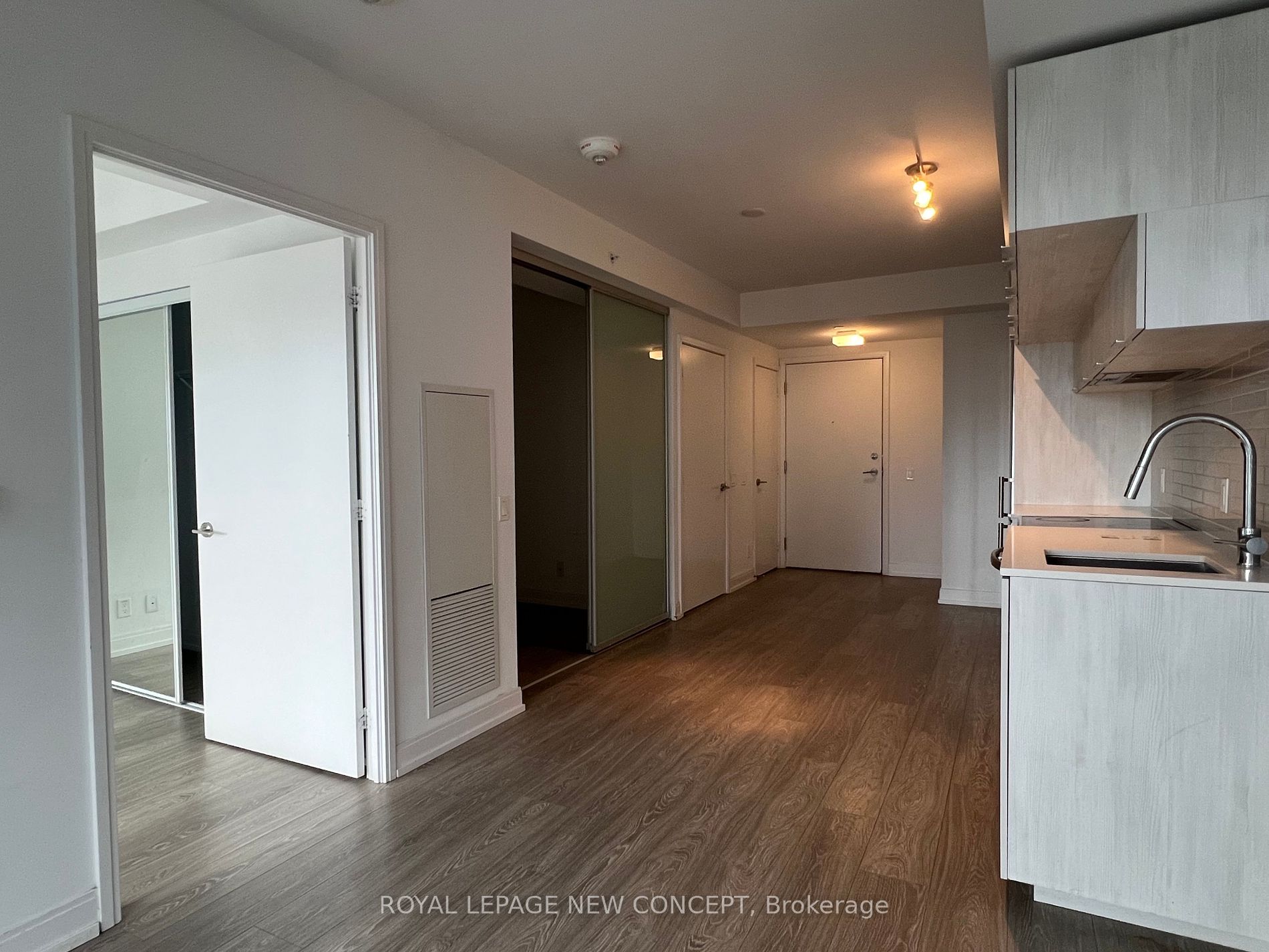181 Dundas St E, #5602