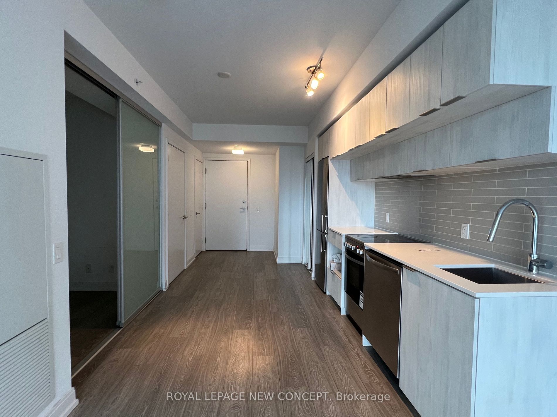 181 Dundas St E, #5602