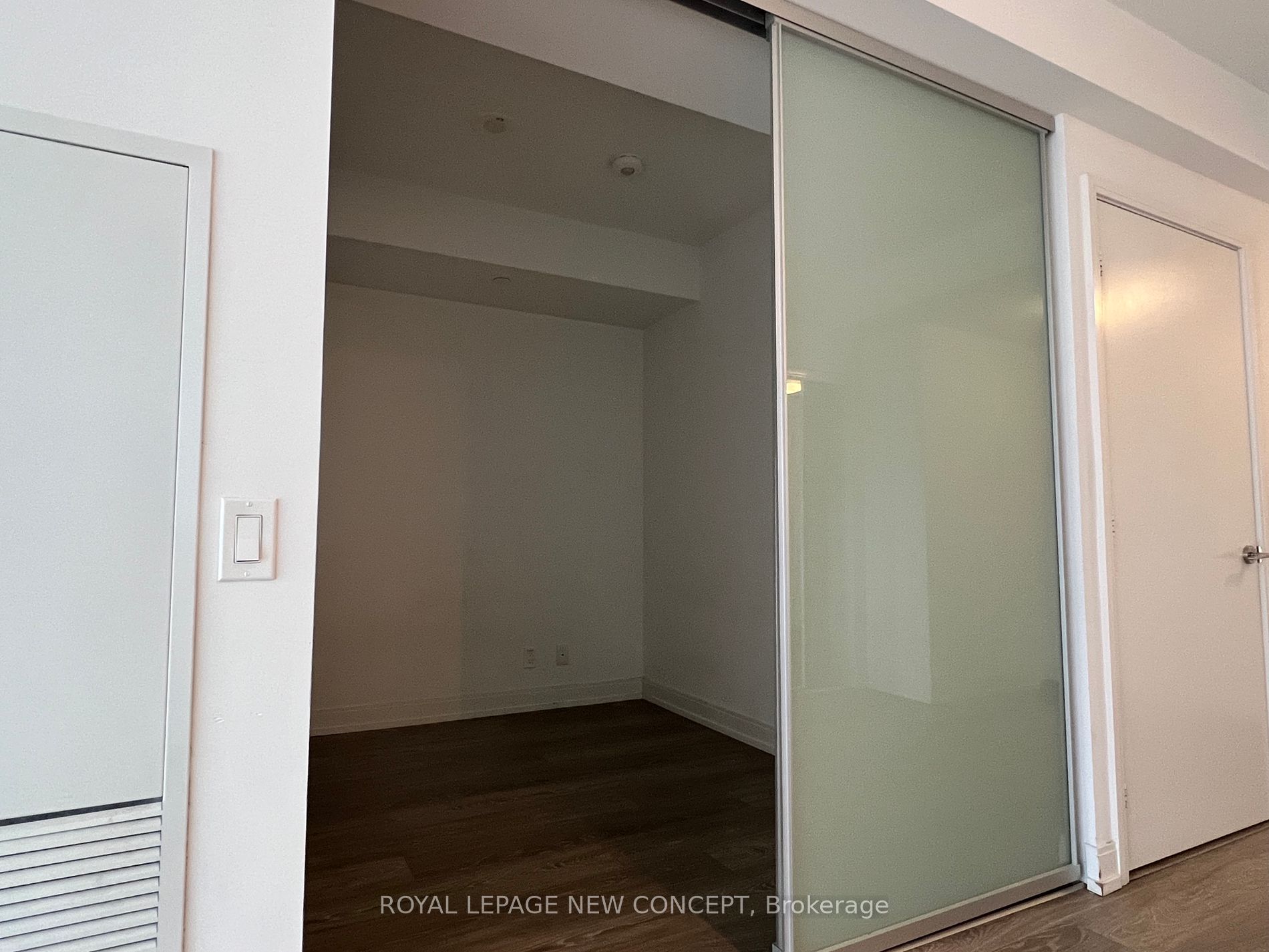 181 Dundas St E, #5602