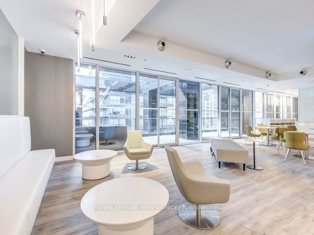181 Dundas St E, #5602