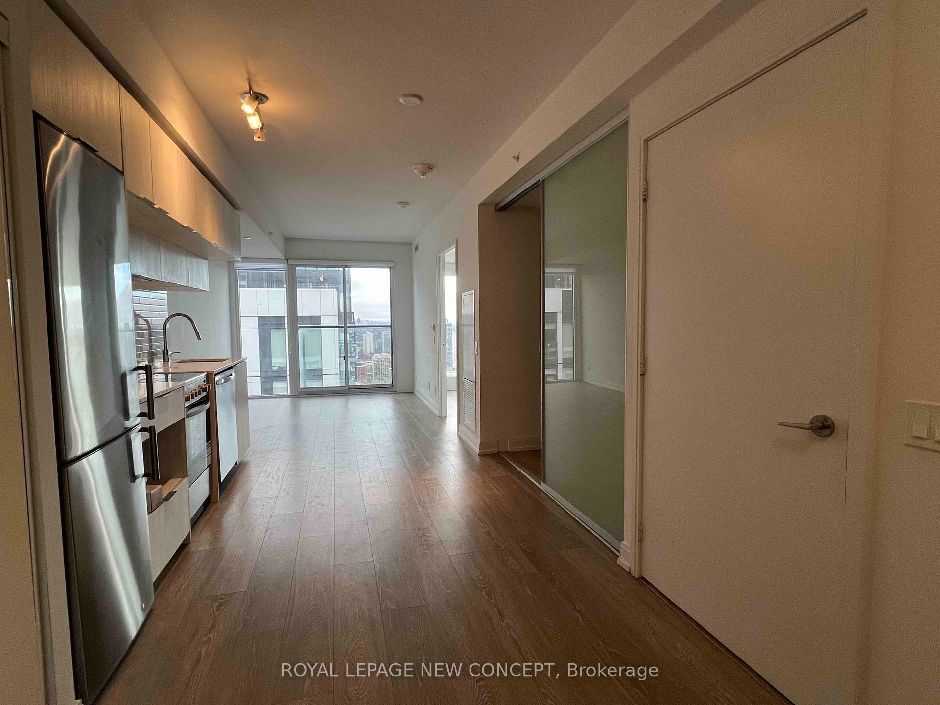 181 Dundas St E, #5602