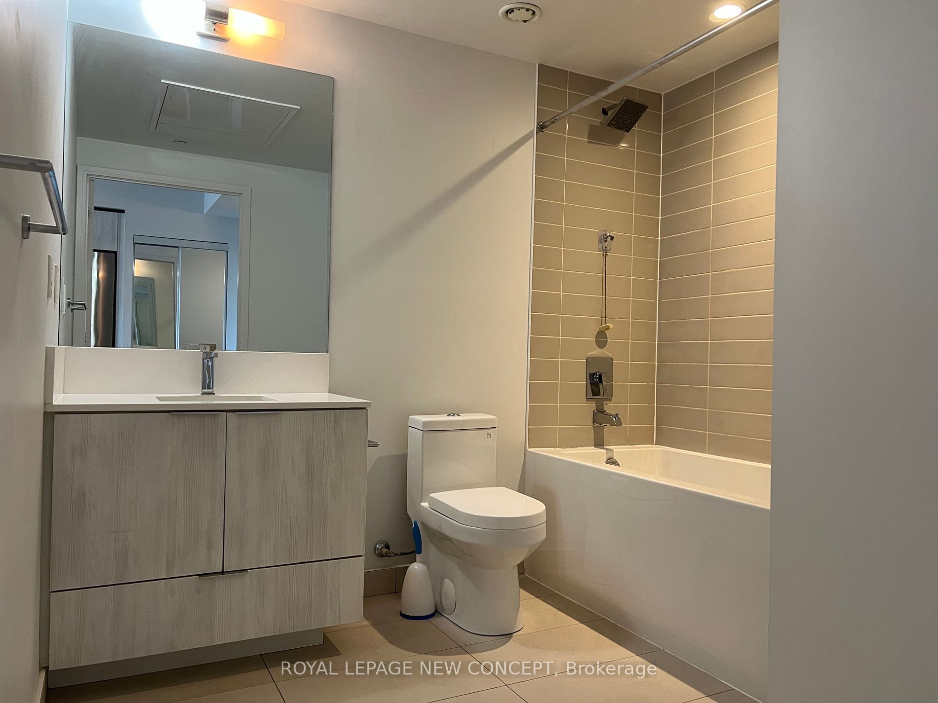 181 Dundas St E, #5602
