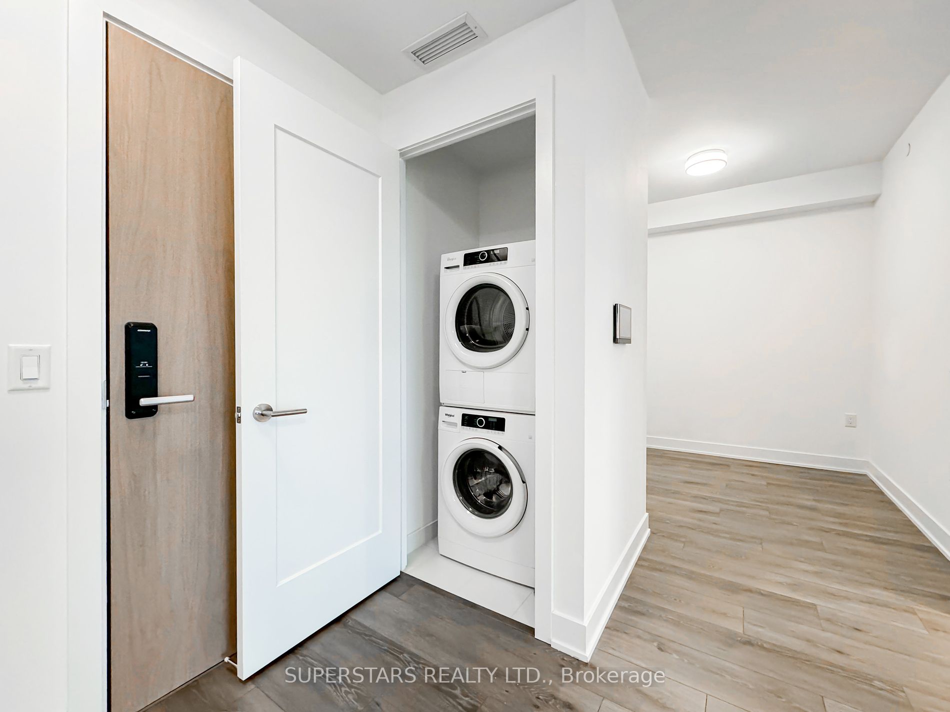 585 Bloor St E, #3120
