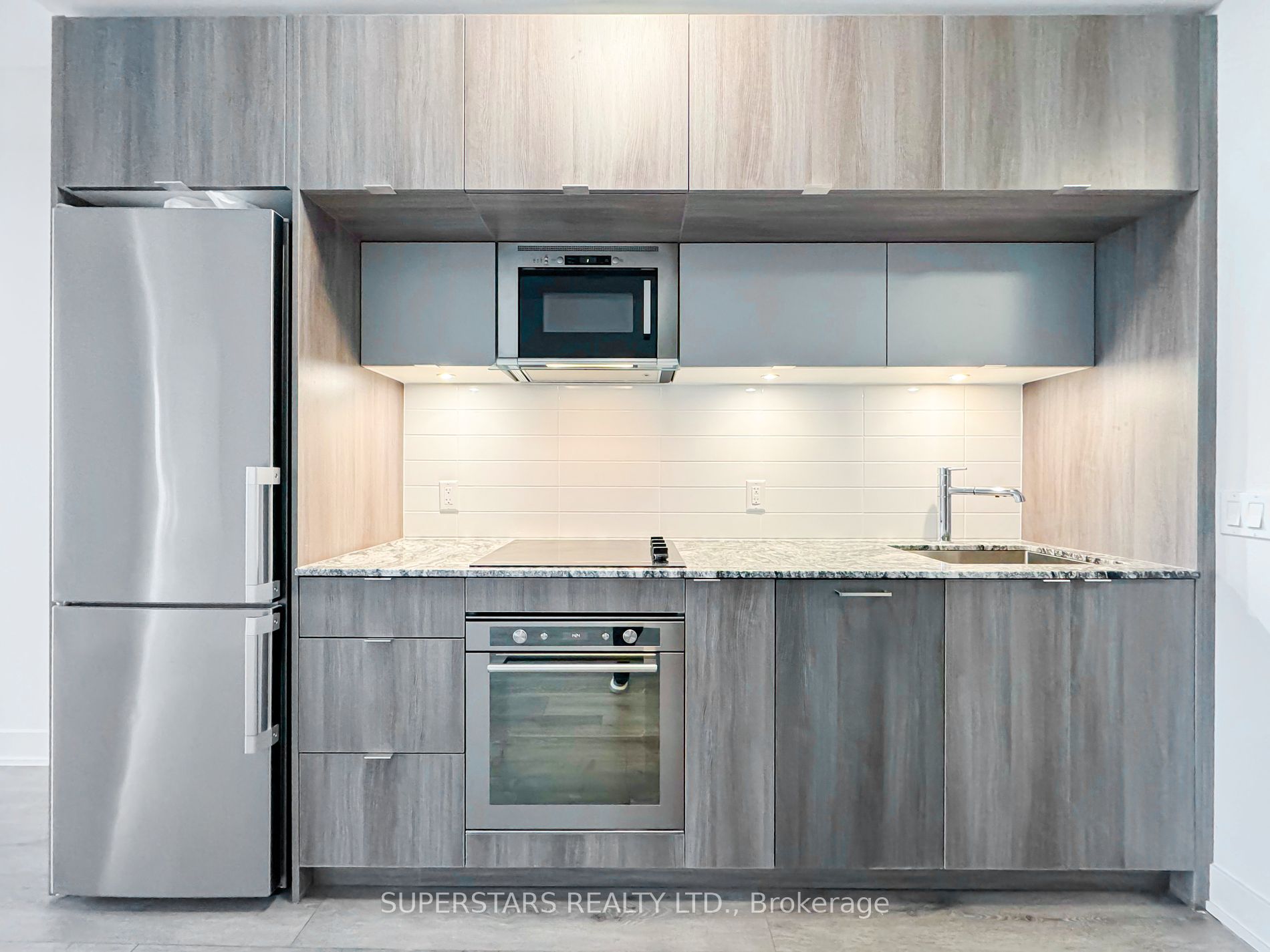 585 Bloor St E, #3120