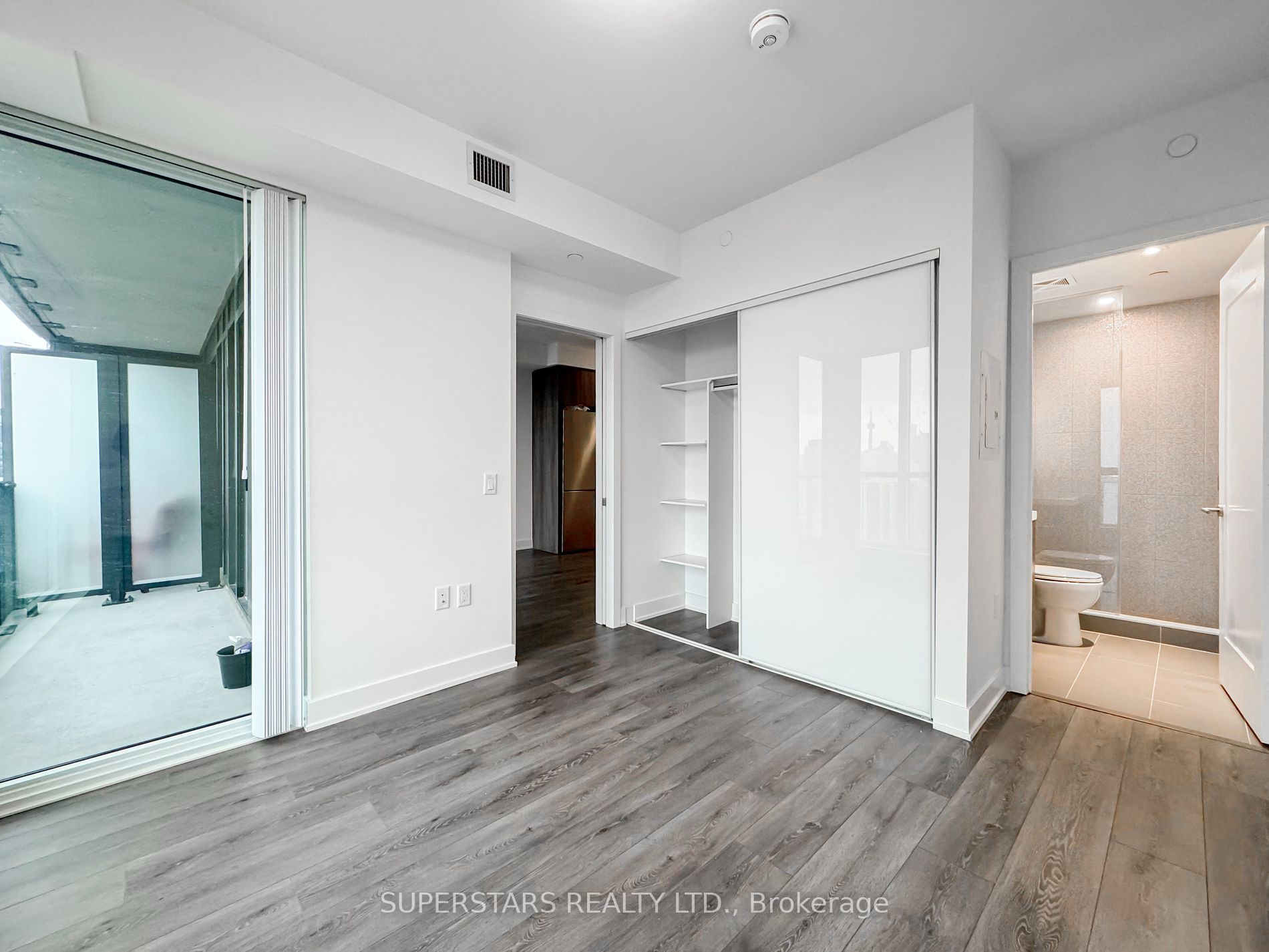 585 Bloor St E, #3120