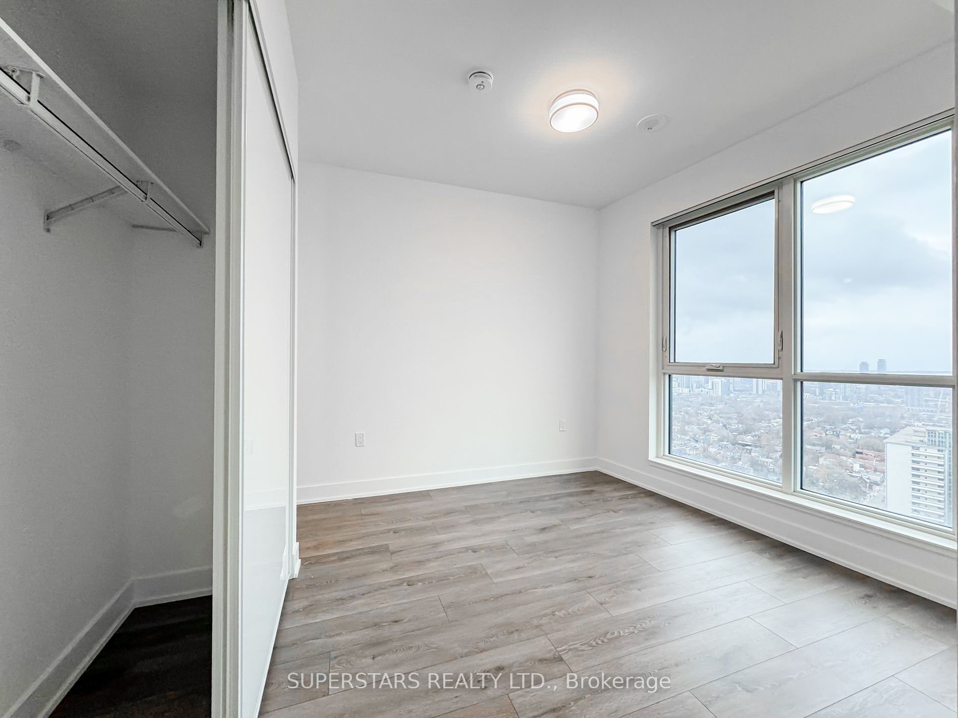 585 Bloor St E, #3120