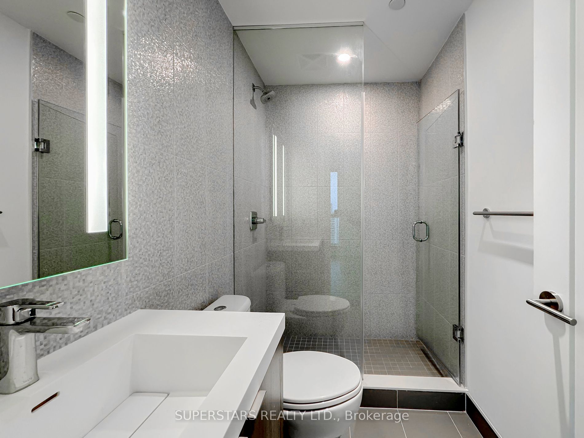 585 Bloor St E, #3120