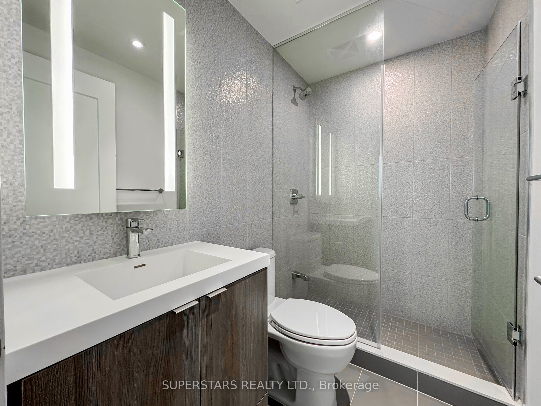 585 Bloor St E, #3120