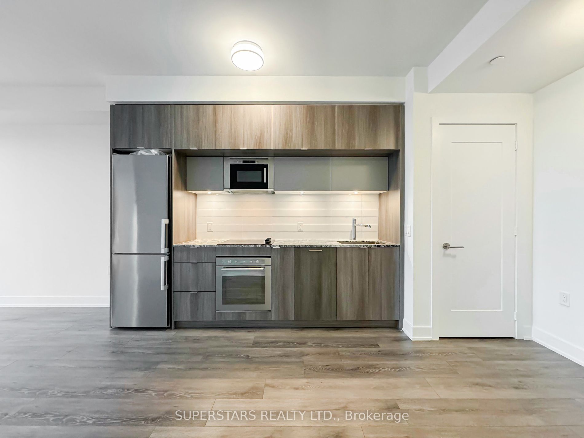 585 Bloor St E, #3120