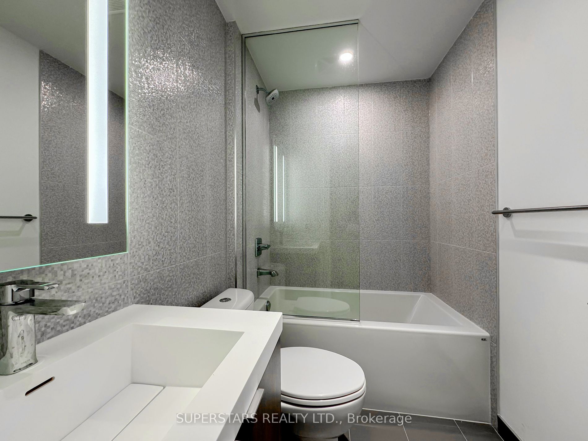 585 Bloor St E, #3120