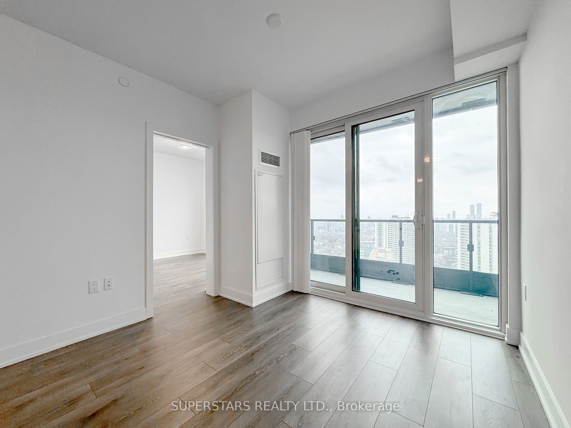 585 Bloor St E, #3120