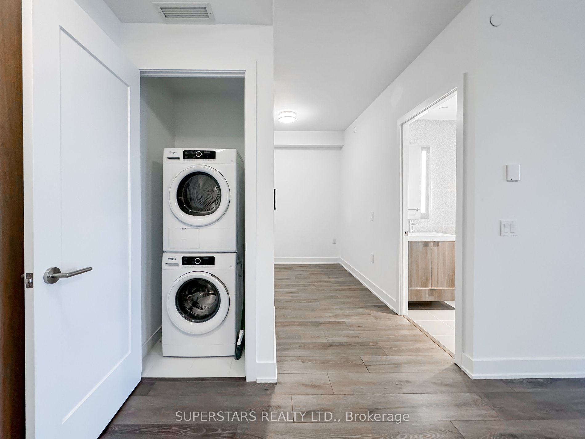 585 Bloor St E, #3120