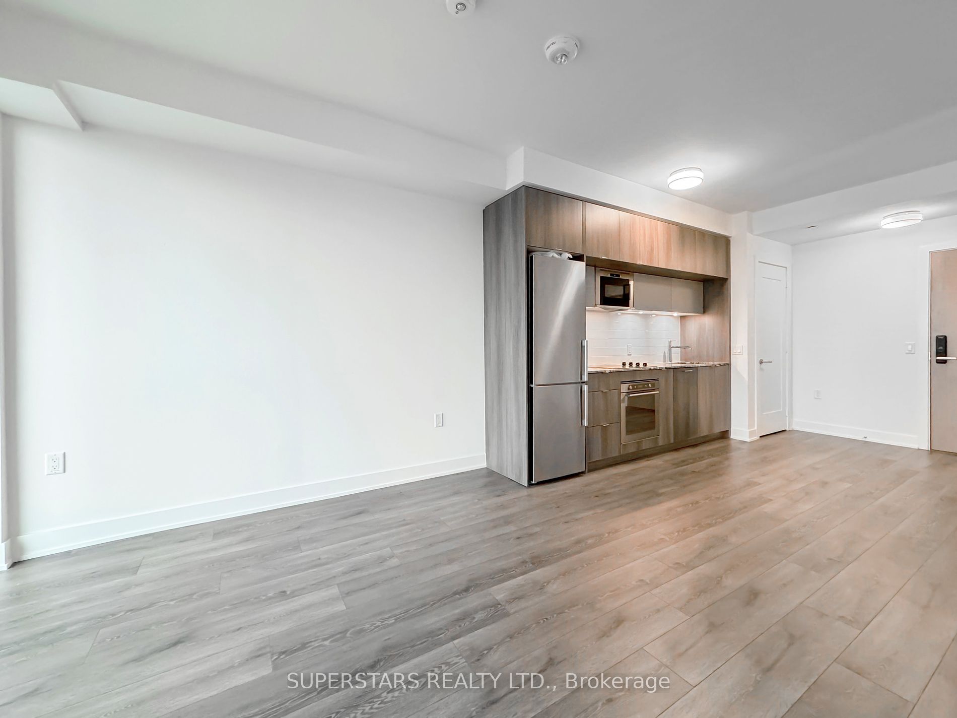 585 Bloor St E, #3120