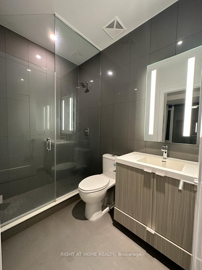 585 Bloor St E, #320