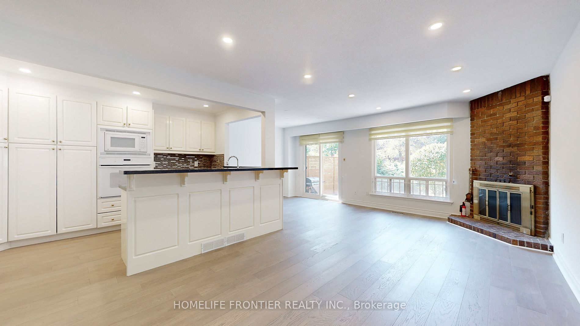 74 Flaming Roseway, #18