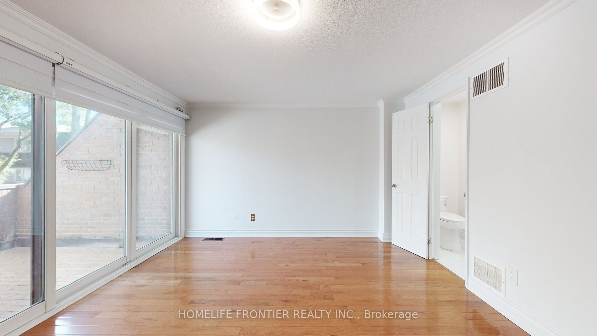 74 Flaming Roseway, #18