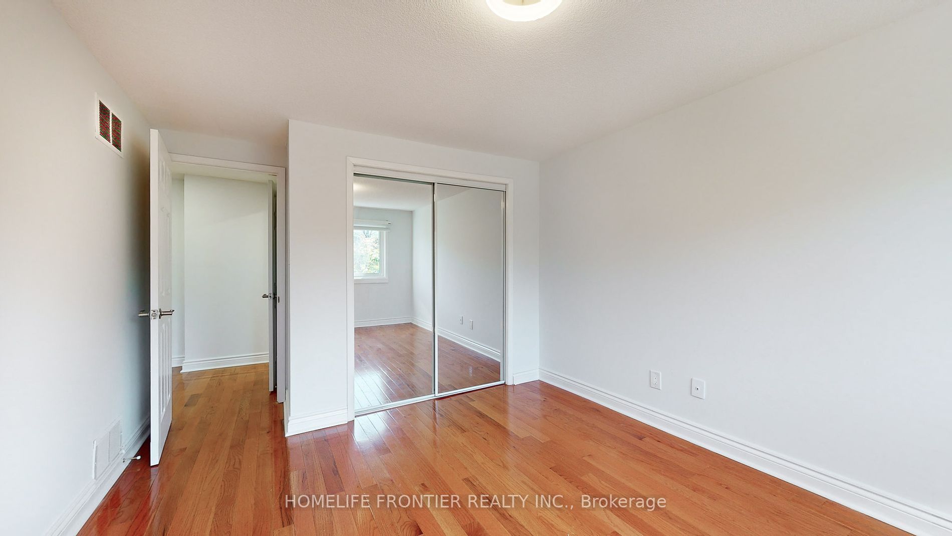 74 Flaming Roseway, #18