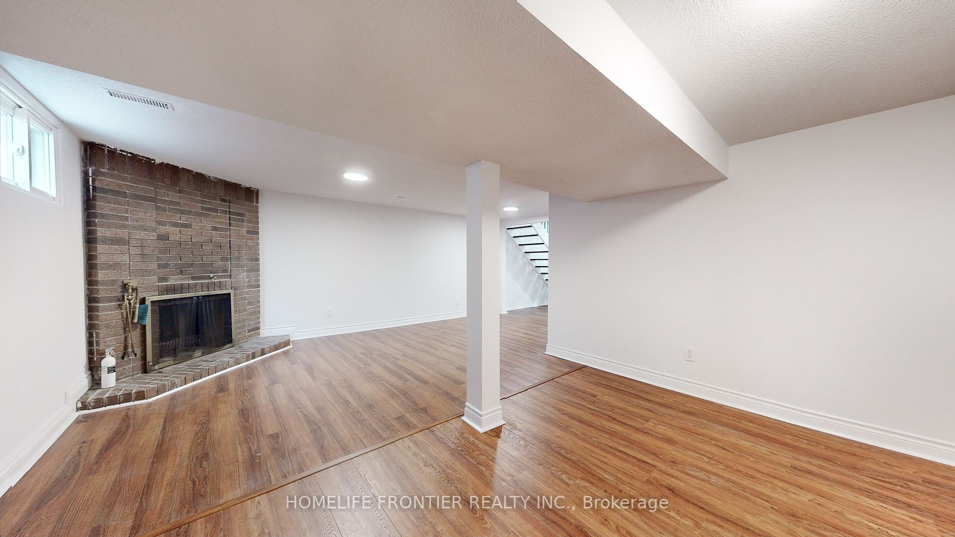 74 Flaming Roseway, #18