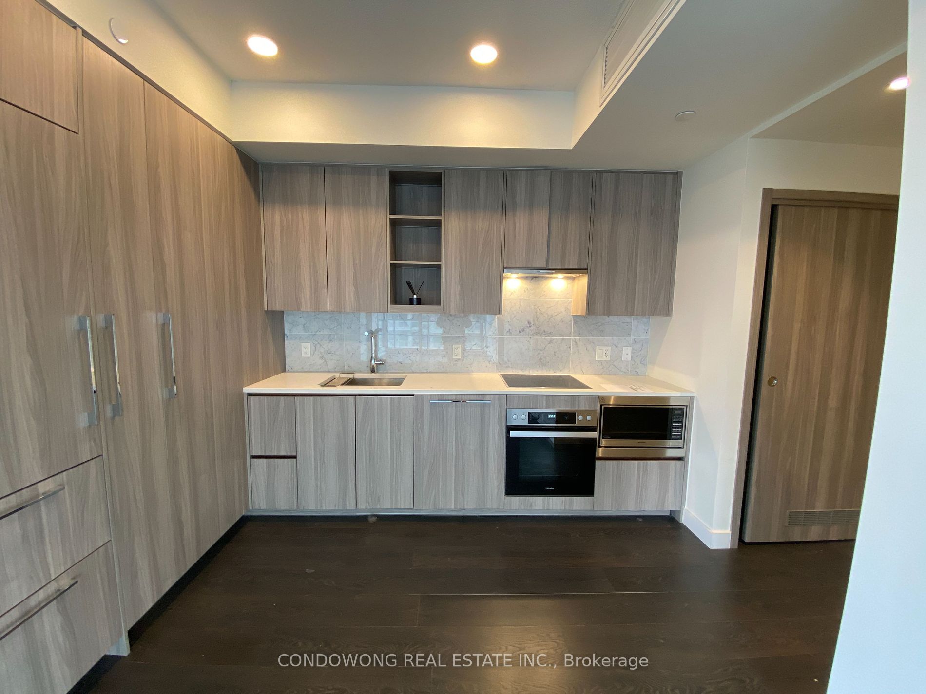 85 Mcmahon Dr, #1809