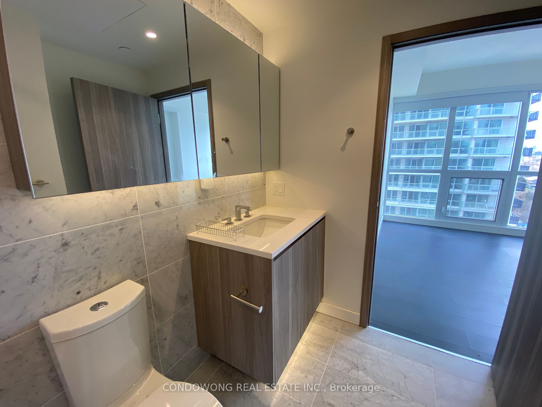 85 Mcmahon Dr, #1809