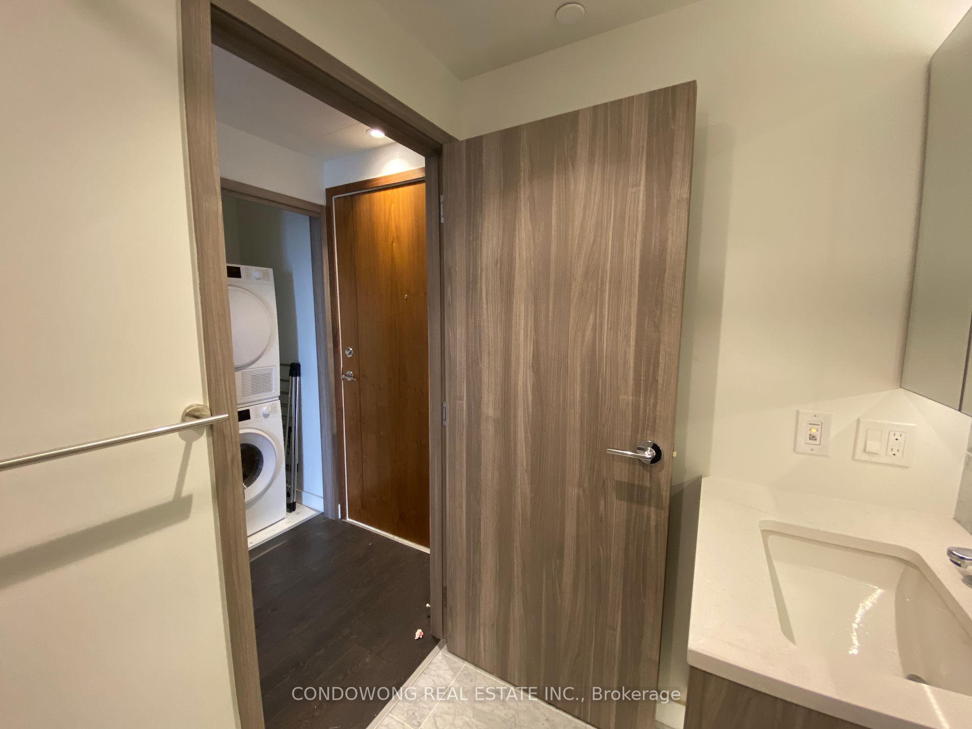 85 Mcmahon Dr, #1809