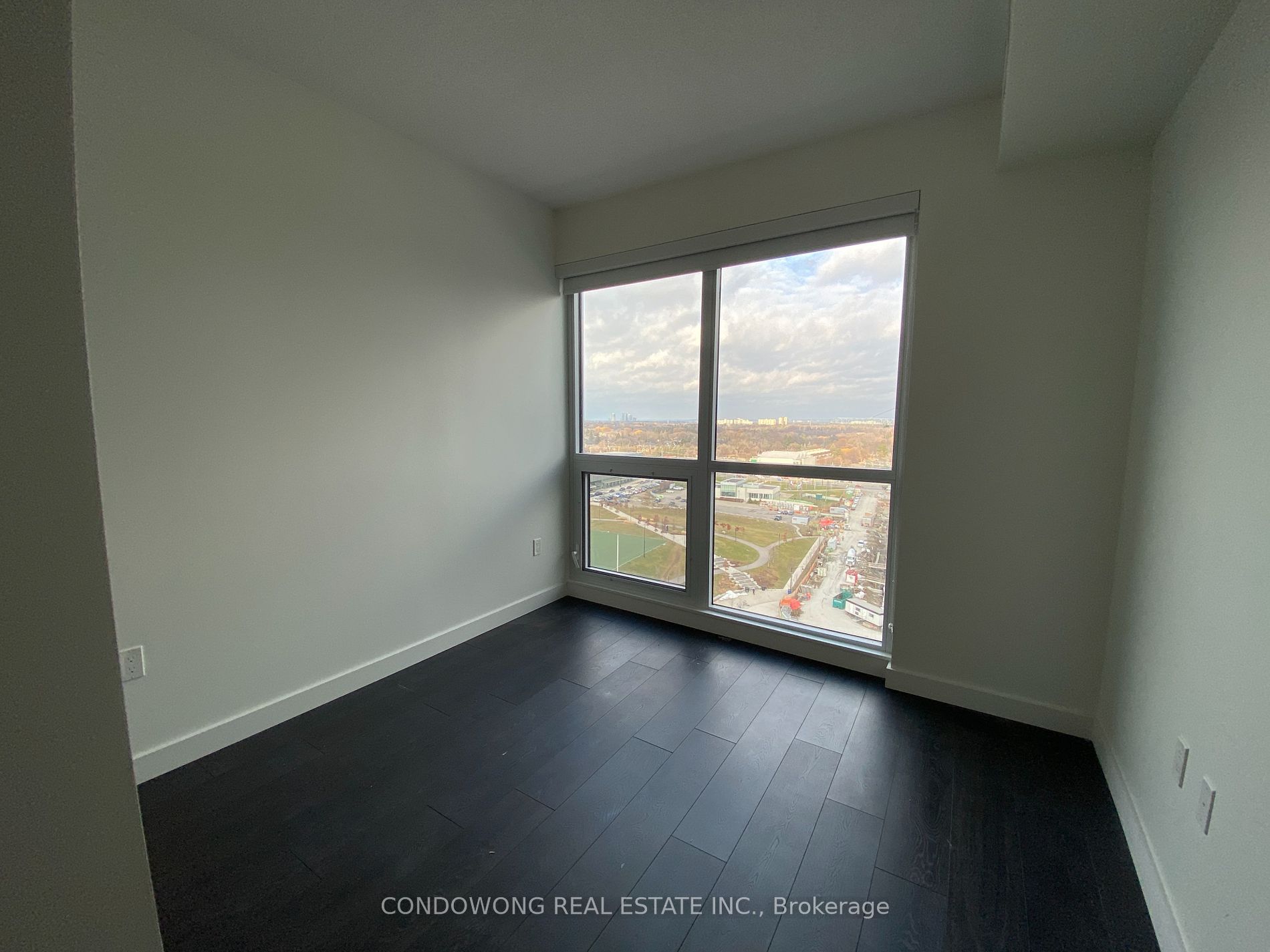 85 Mcmahon Dr, #1809