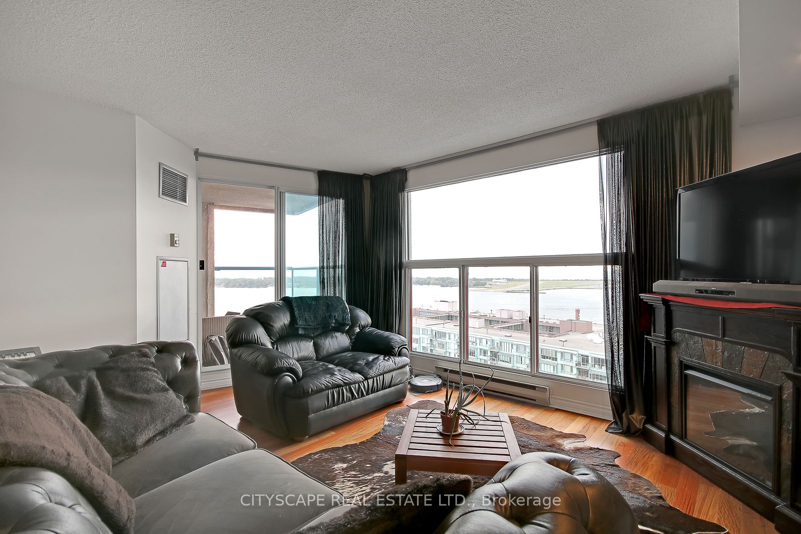 77 Harbour Sq, #2411