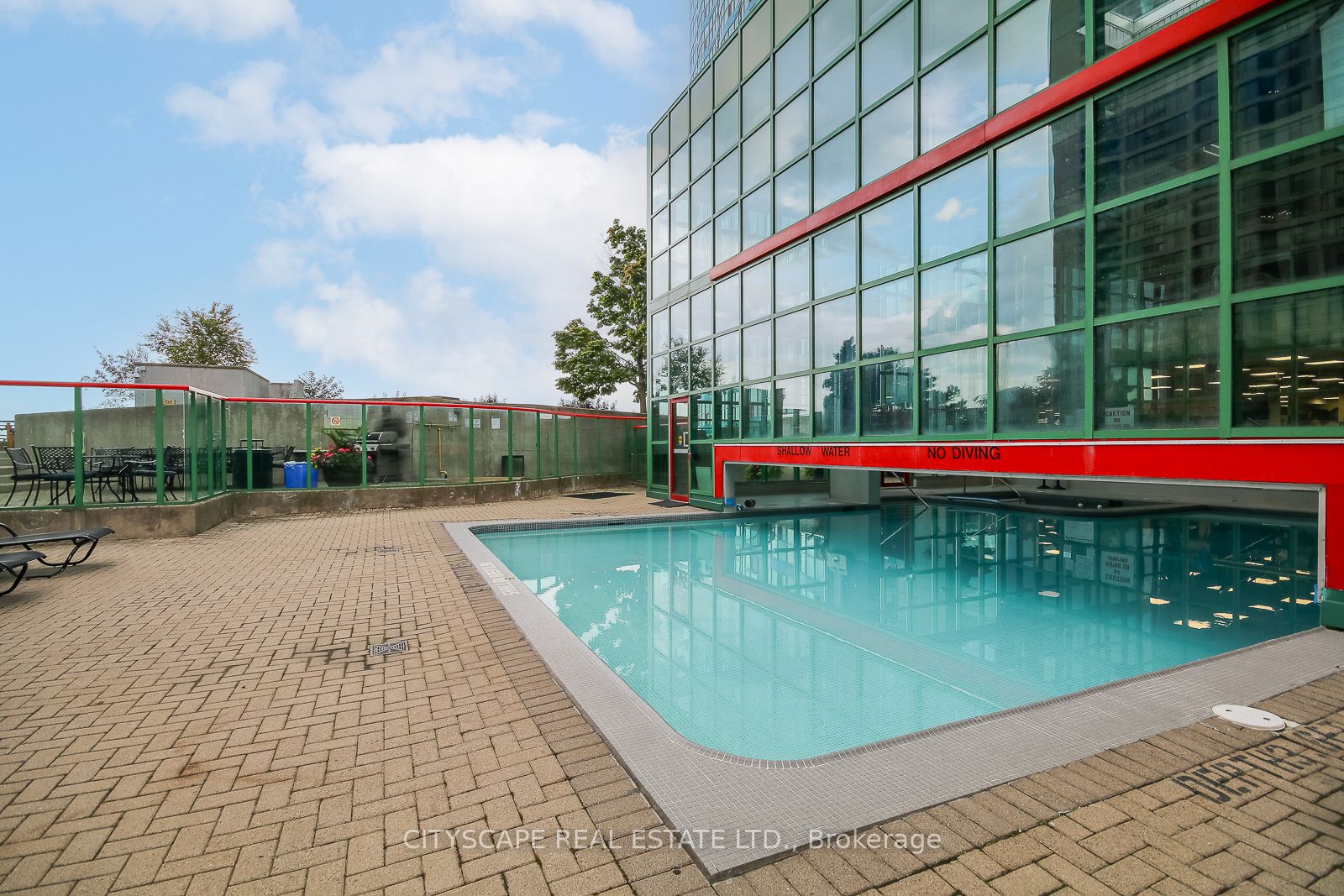 77 Harbour Sq, #2411