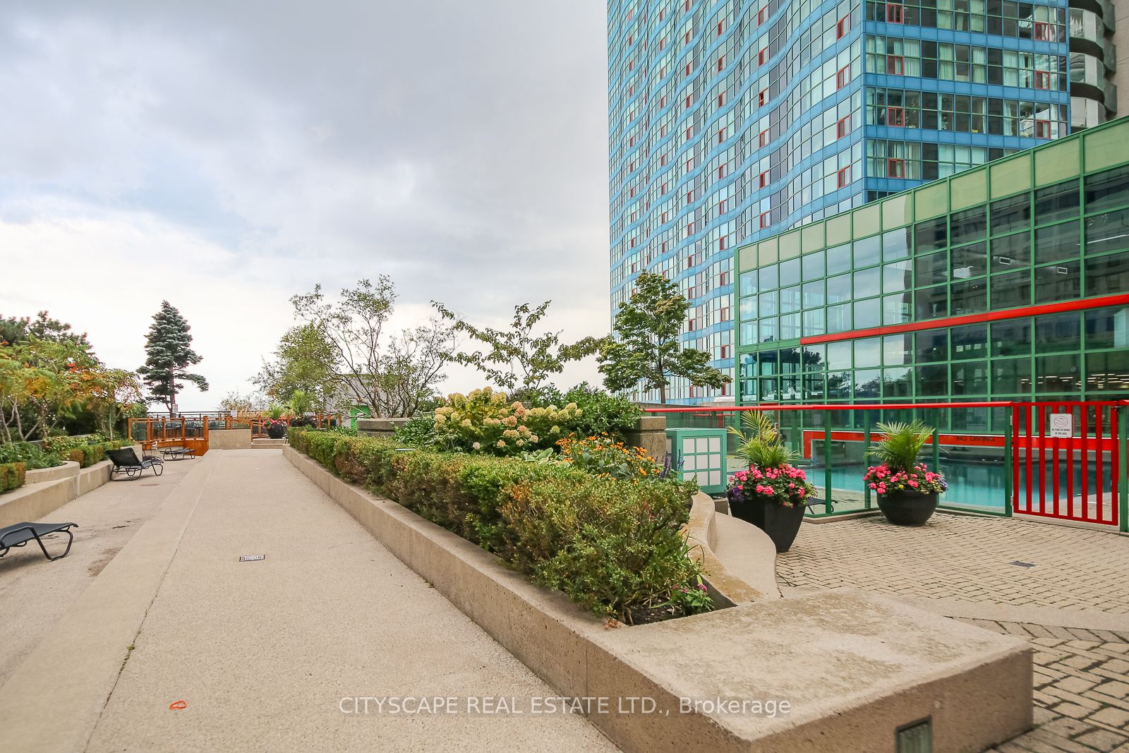 77 Harbour Sq, #2411