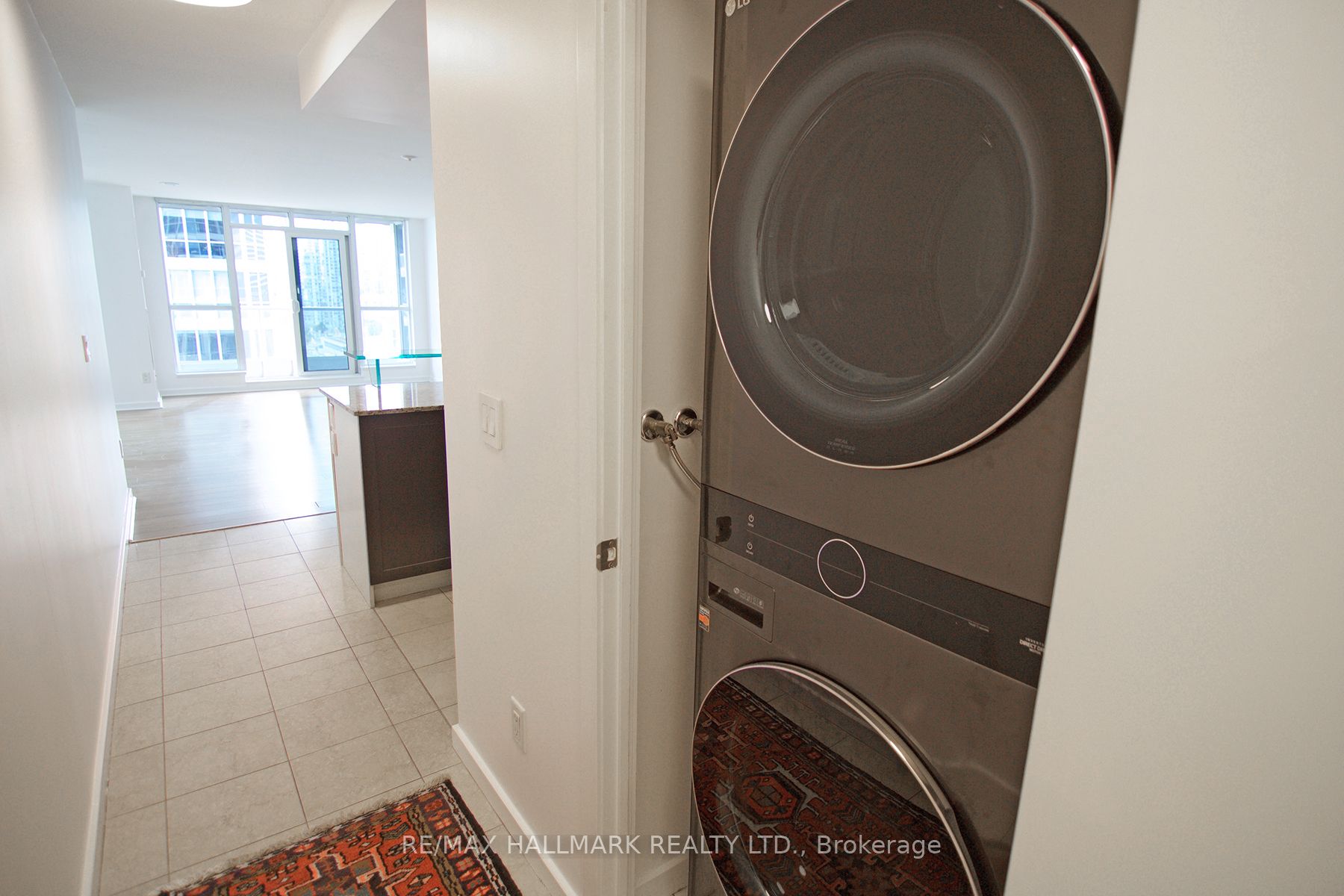 208 Queens Quay W, #1712