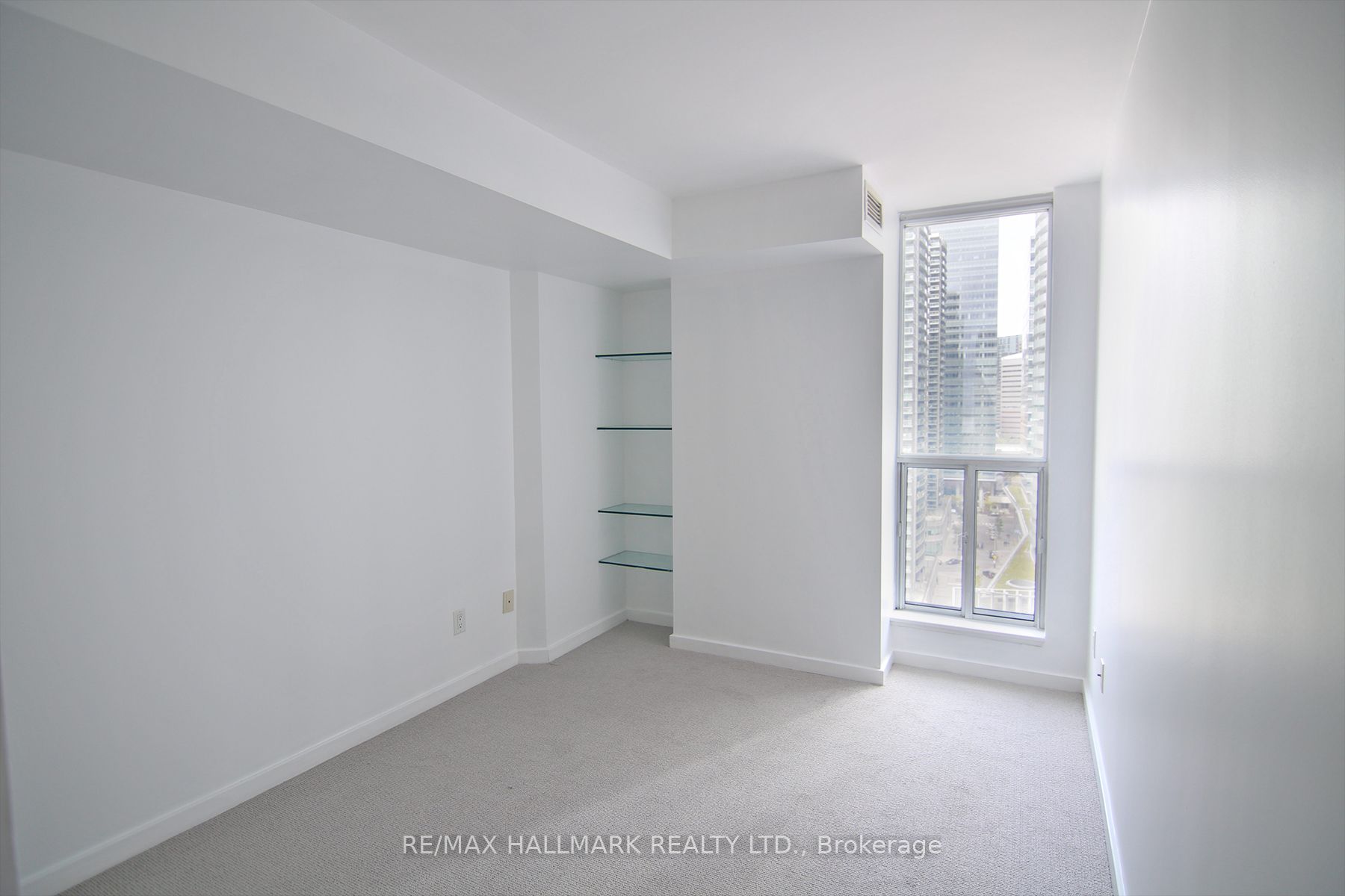 208 Queens Quay W, #1712
