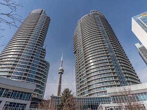 208 Queens Quay W, #1712