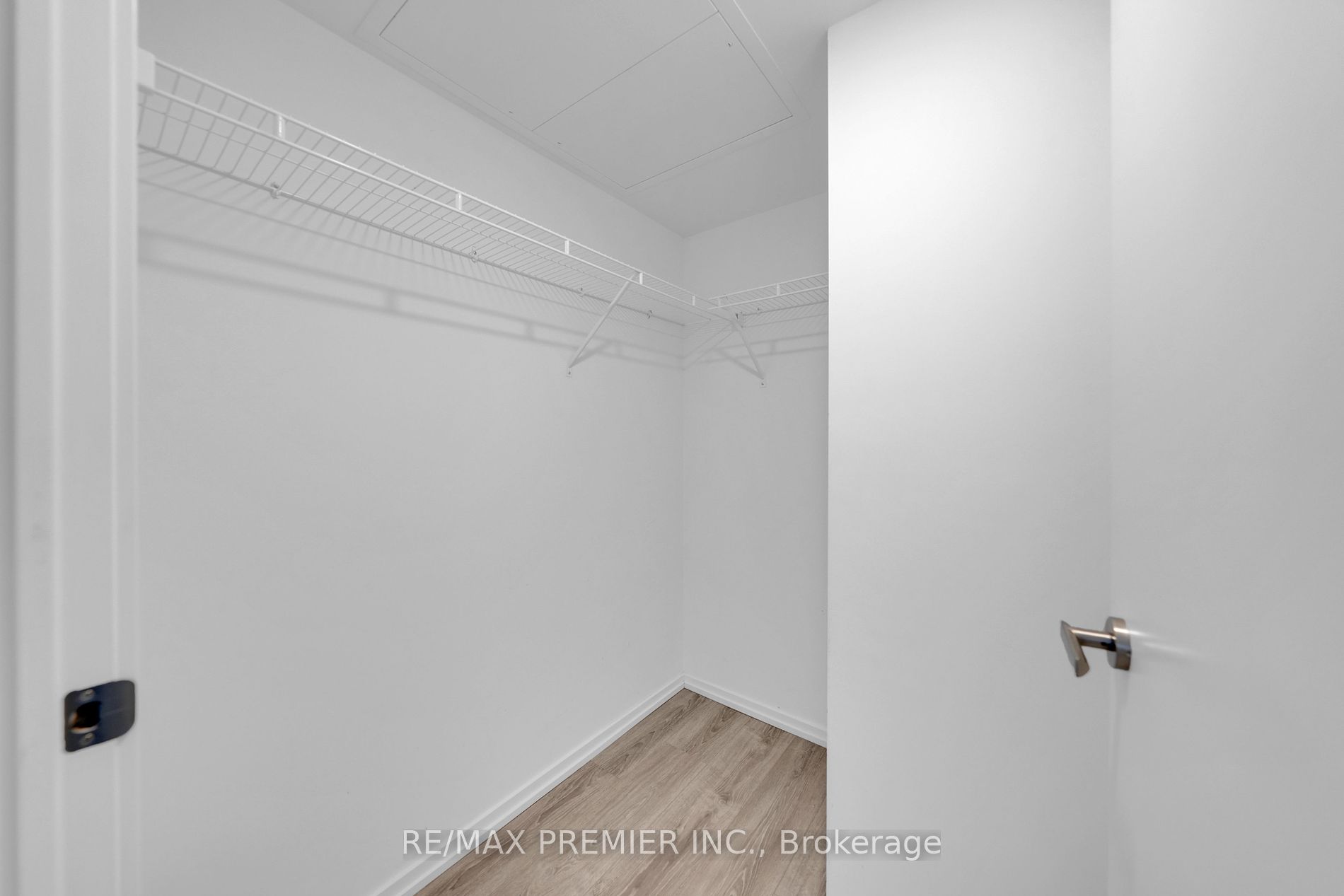8 Hillsdale Avenue E, #843