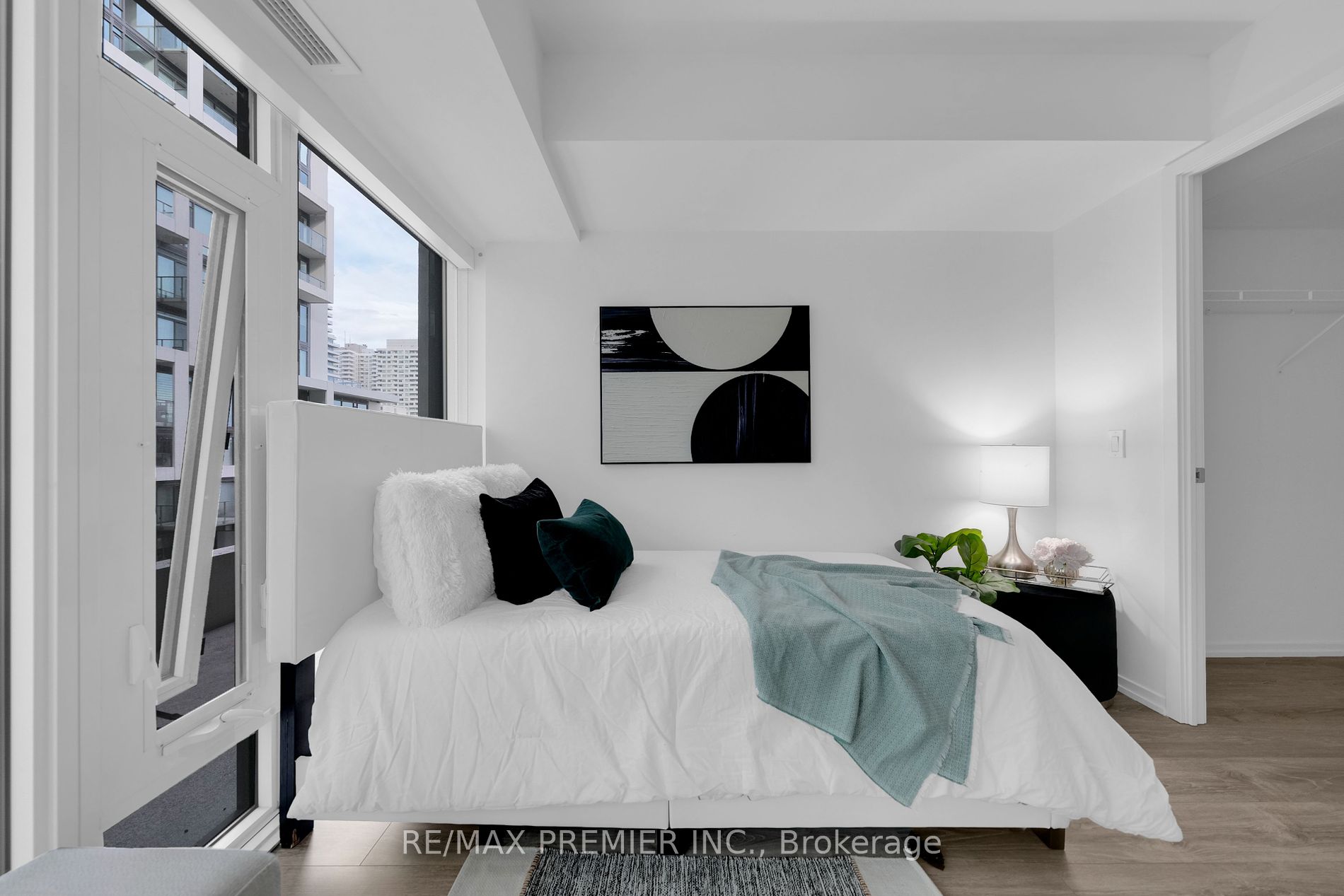 8 Hillsdale Avenue E, #843