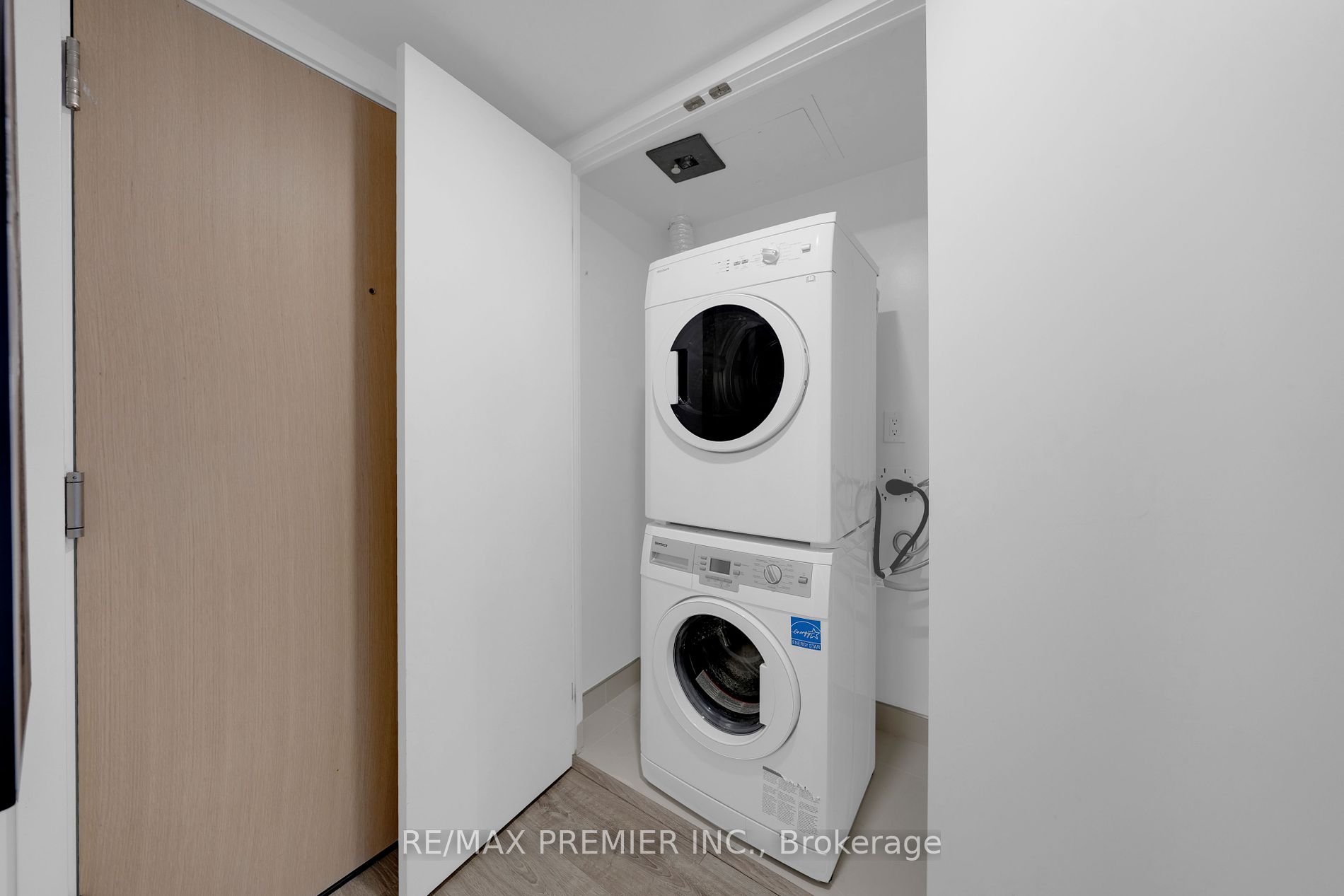 8 Hillsdale Avenue E, #843