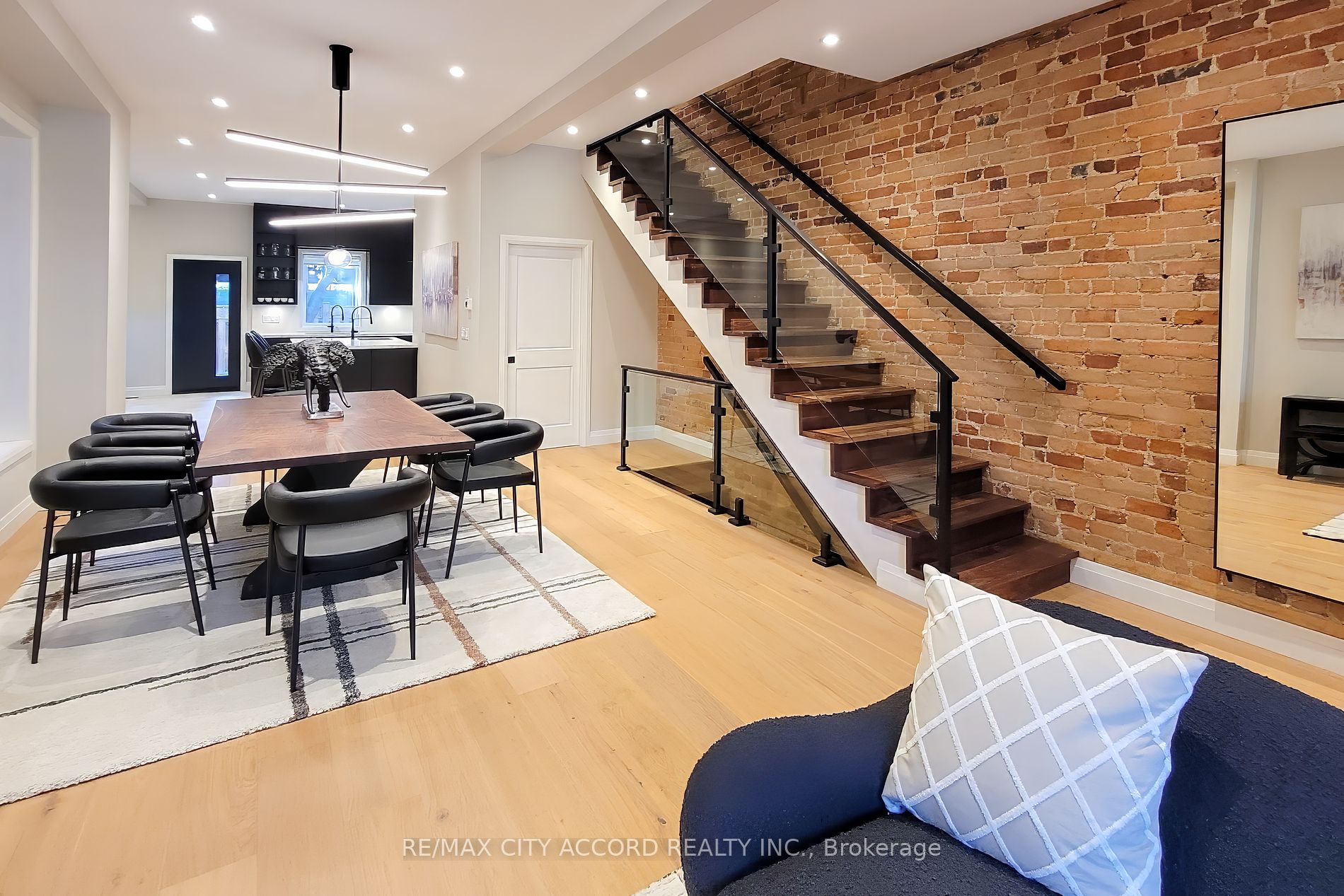 70 Major St
