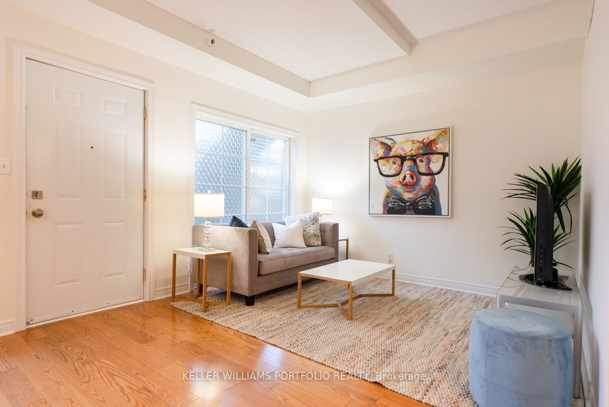 207 Wellesley Street E, #103