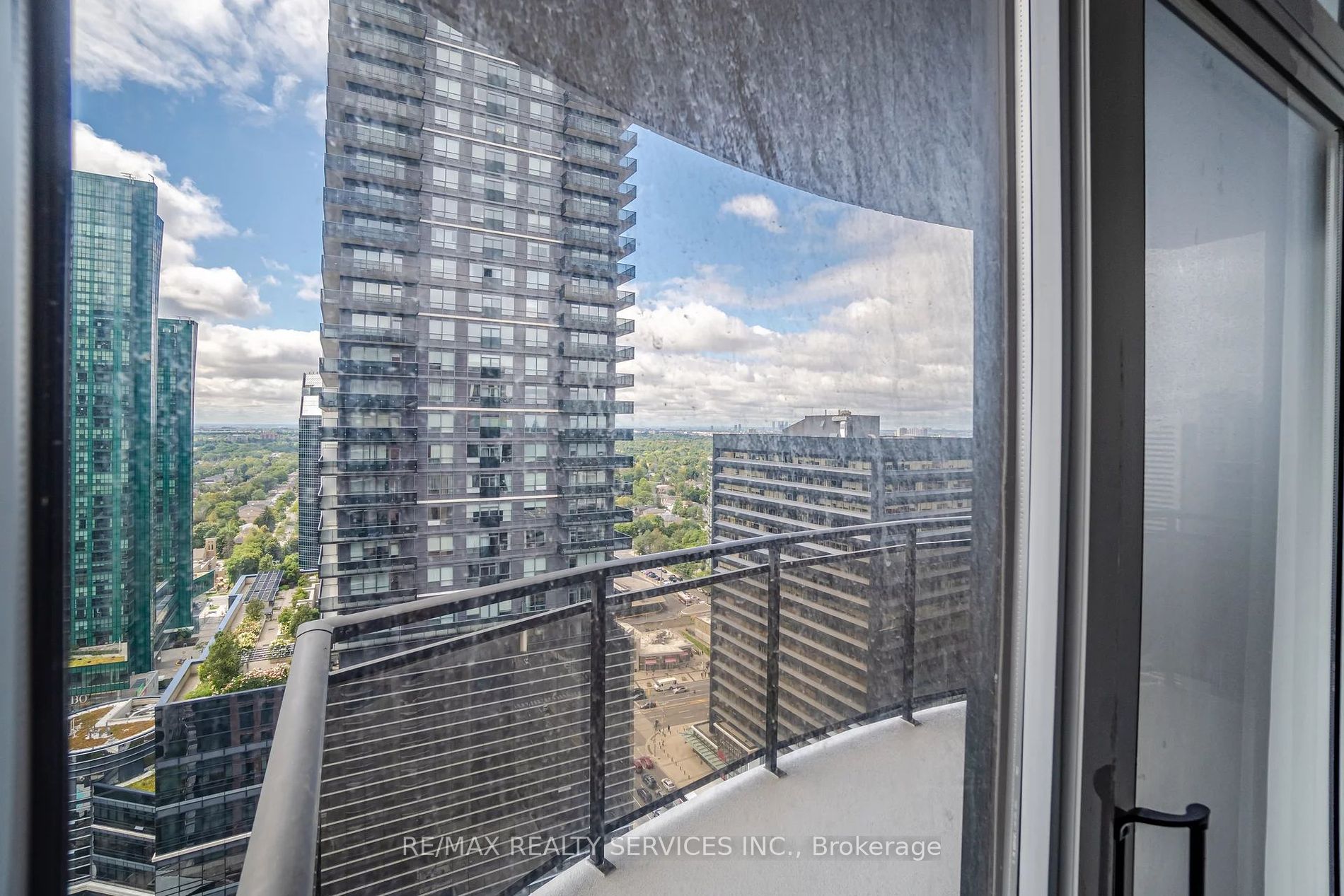 33 Sheppard Ave E, #3206