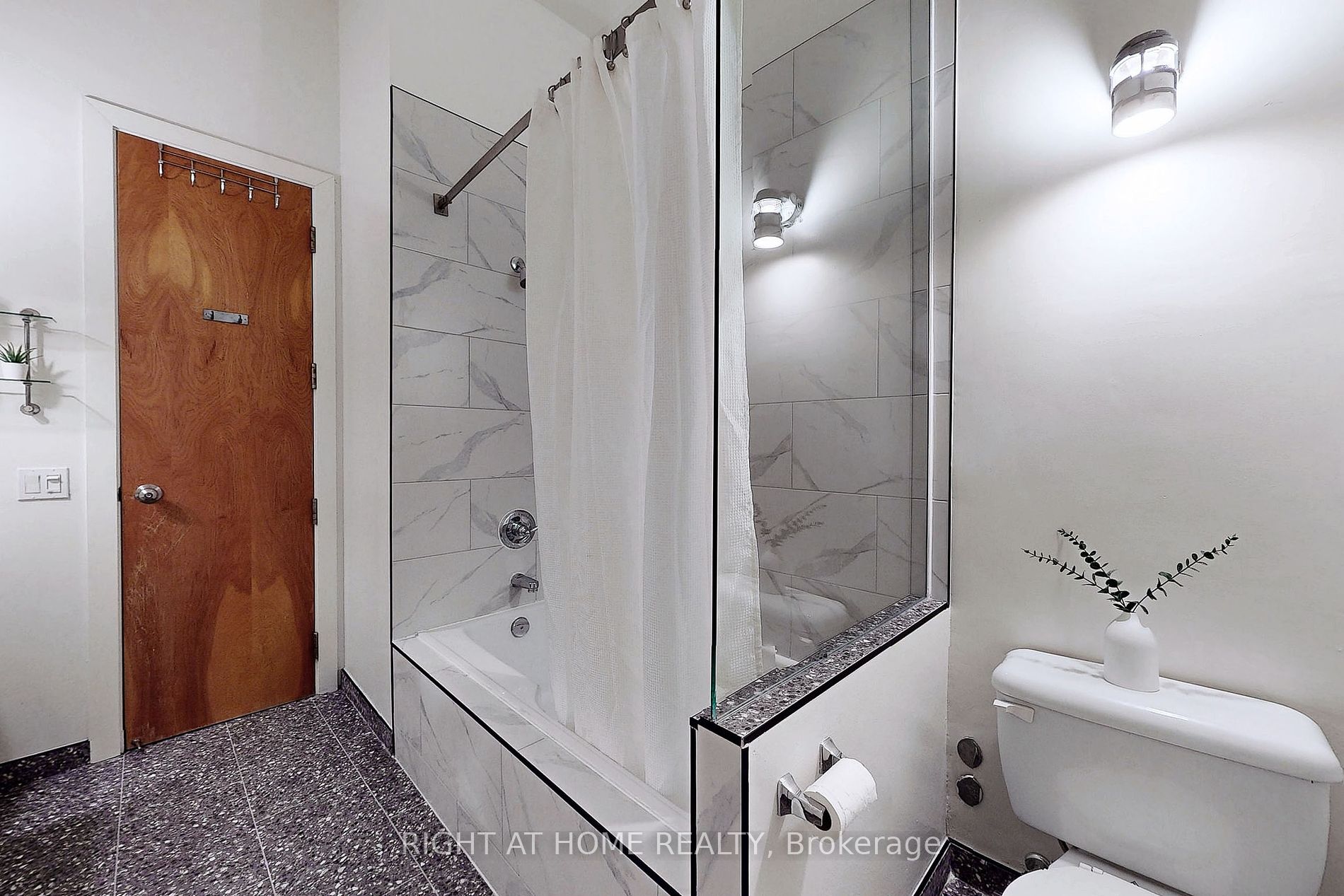 155 Dalhousie St, #718