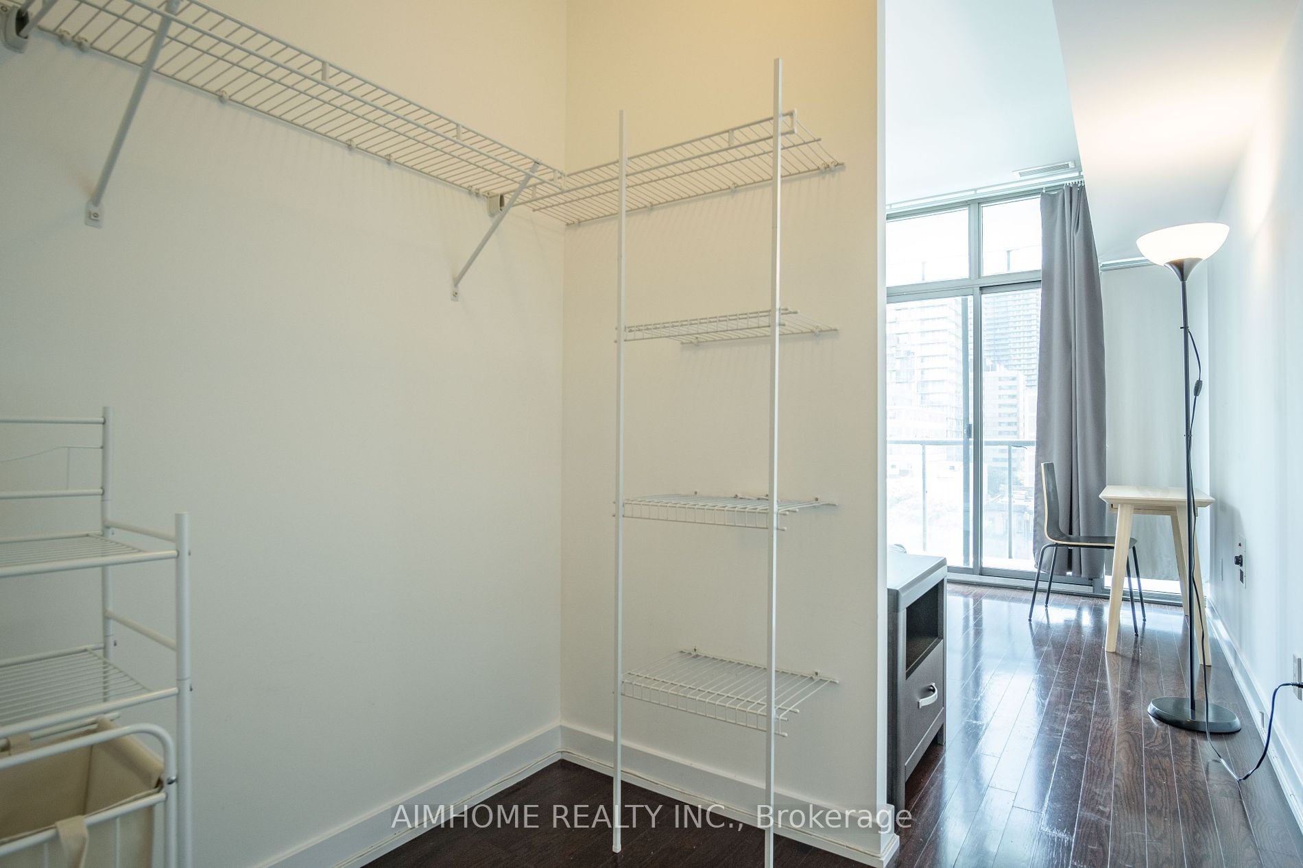 33 Charles St E, #605