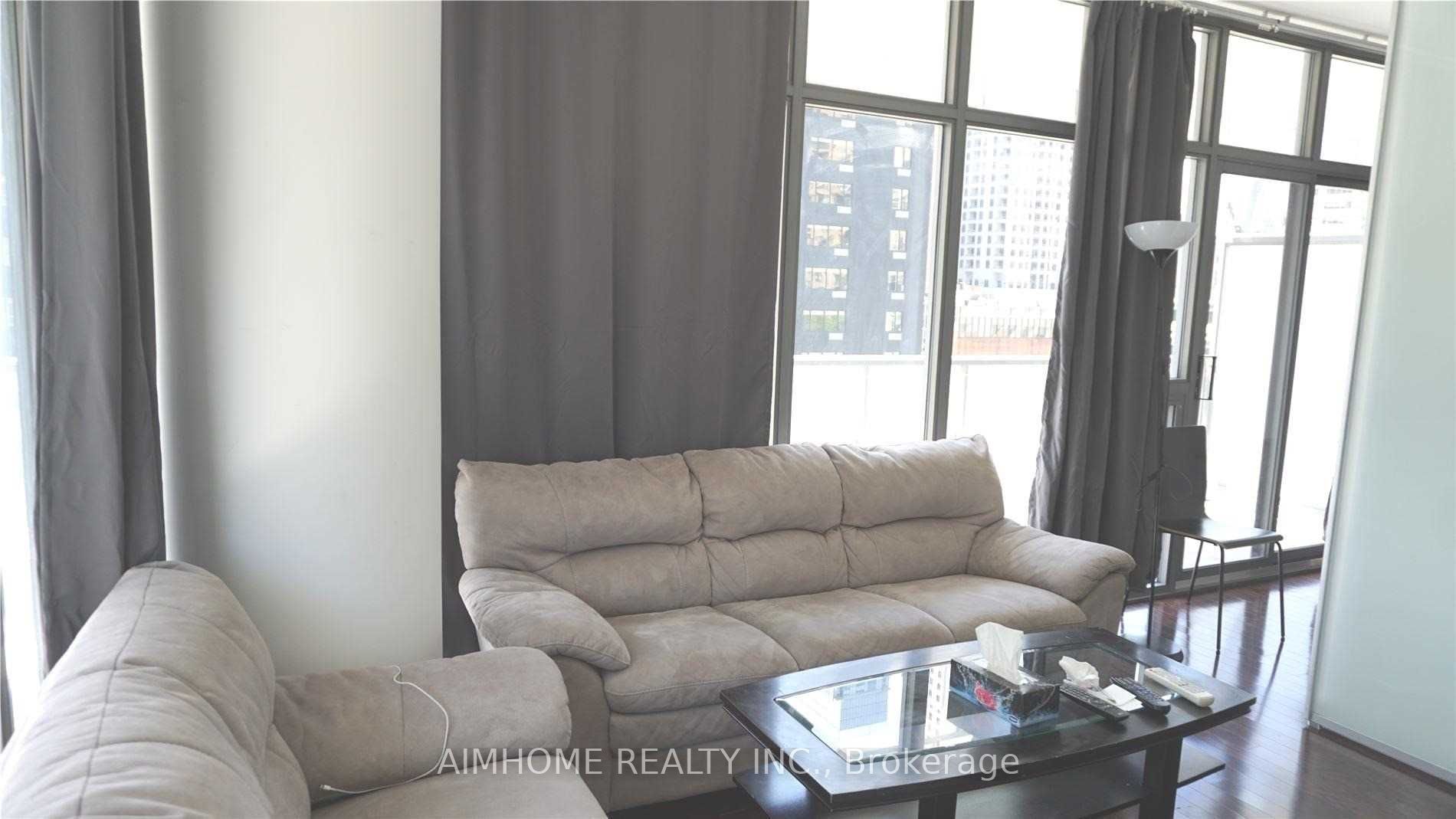 33 Charles St E, #605
