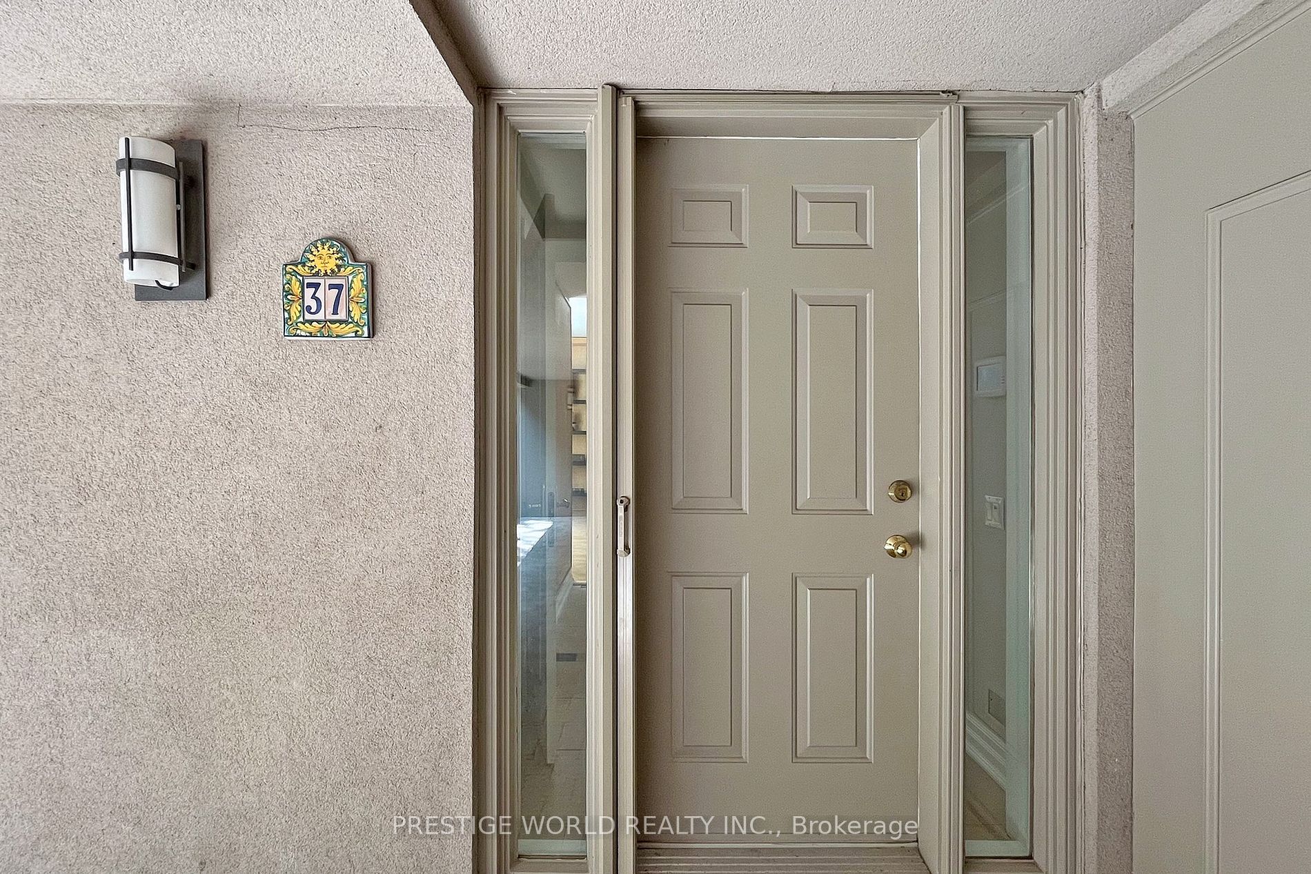 37 Rollscourt Drive
