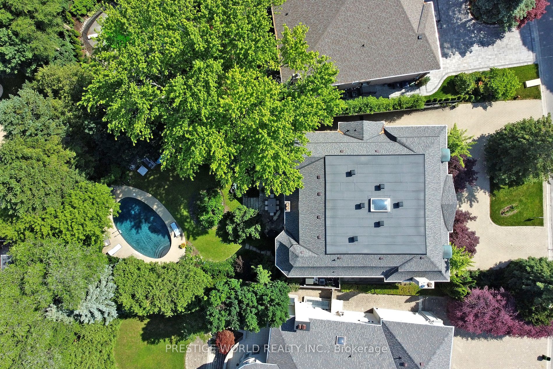 37 Rollscourt Drive