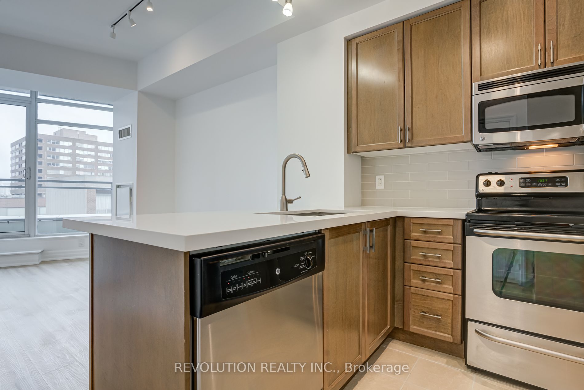 8 Scollard St, #Ph108