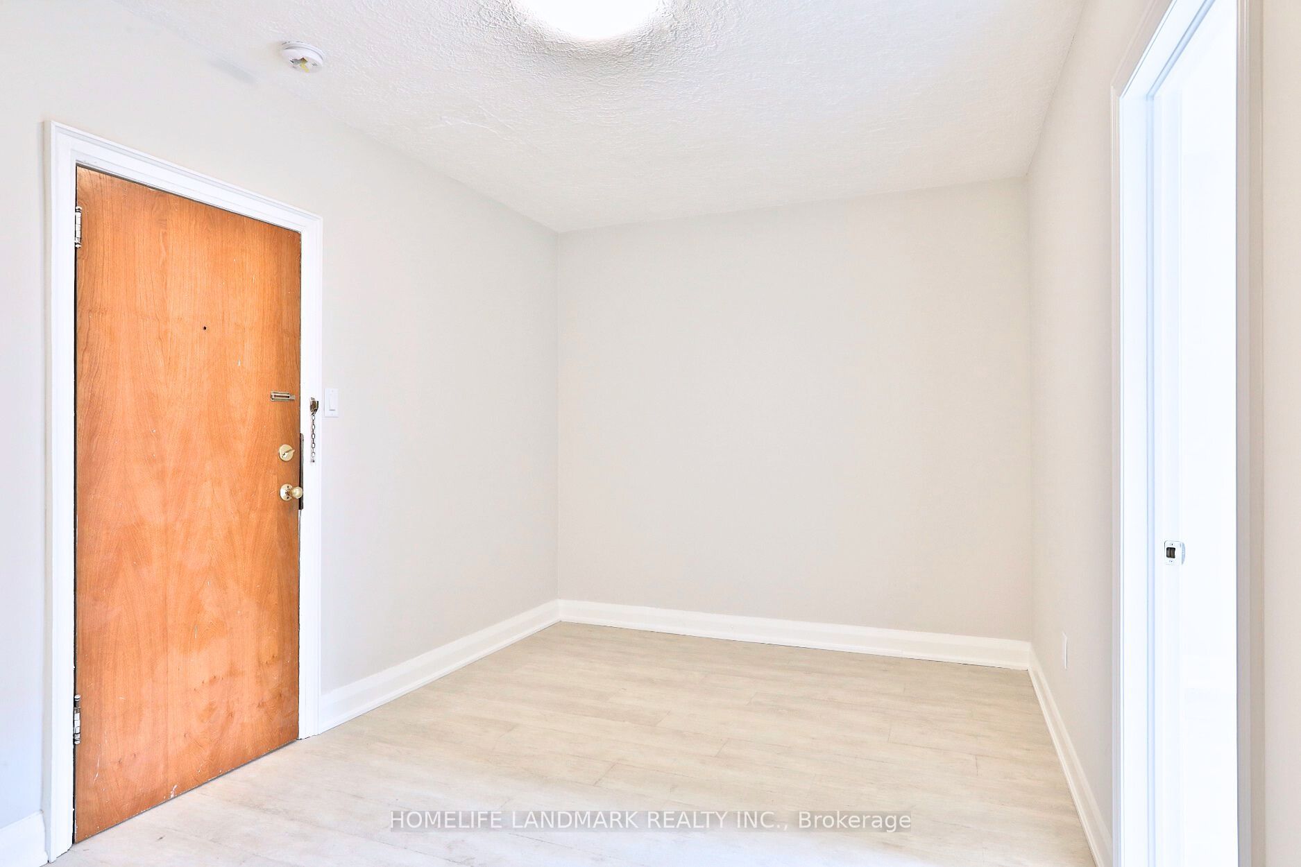 448 Spadina Rd, #102