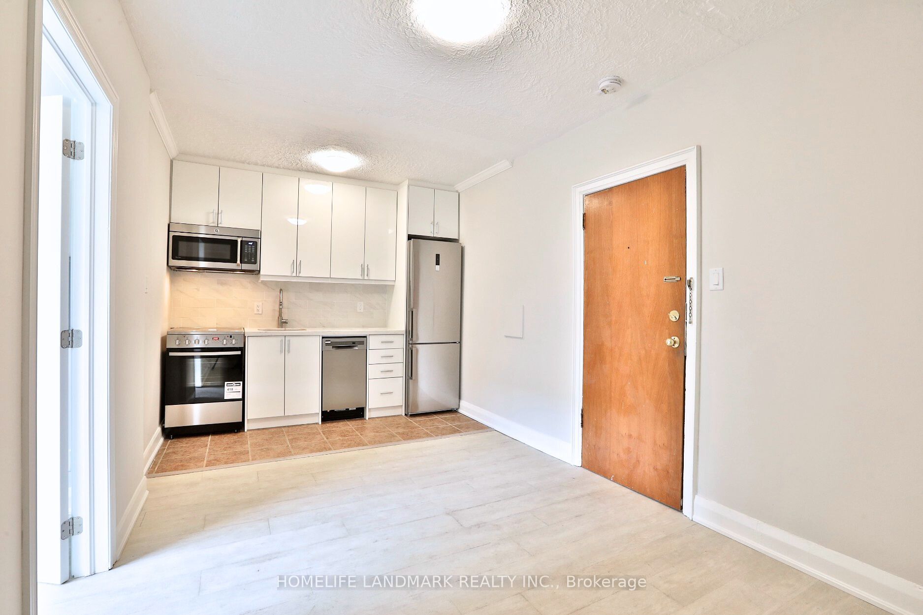 448 Spadina Rd, #102