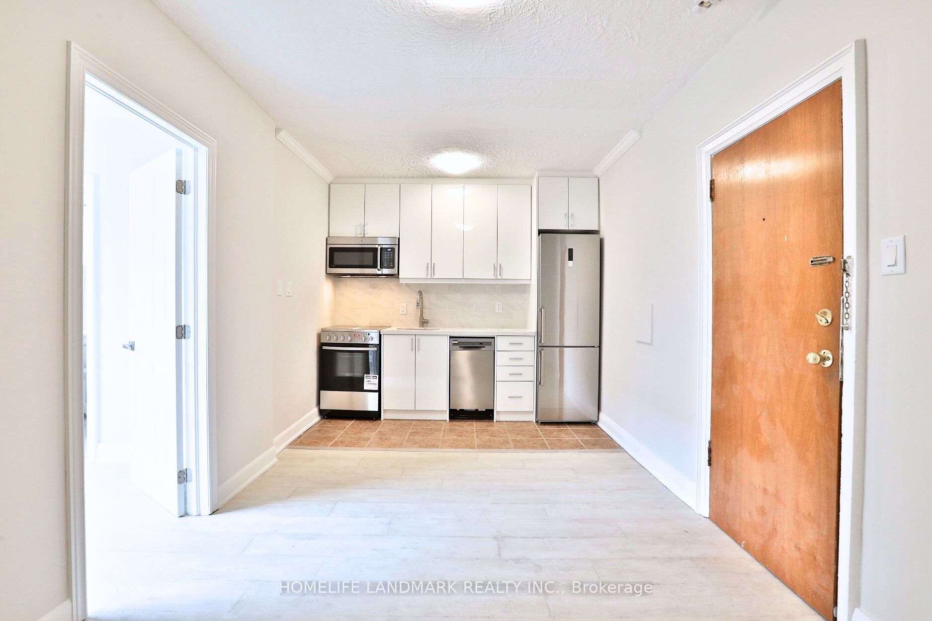 448 Spadina Rd, #102