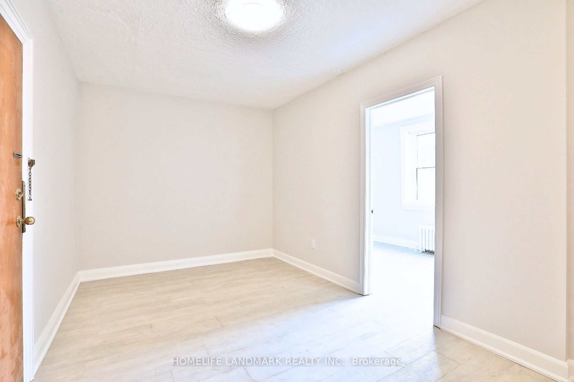 448 Spadina Rd, #102