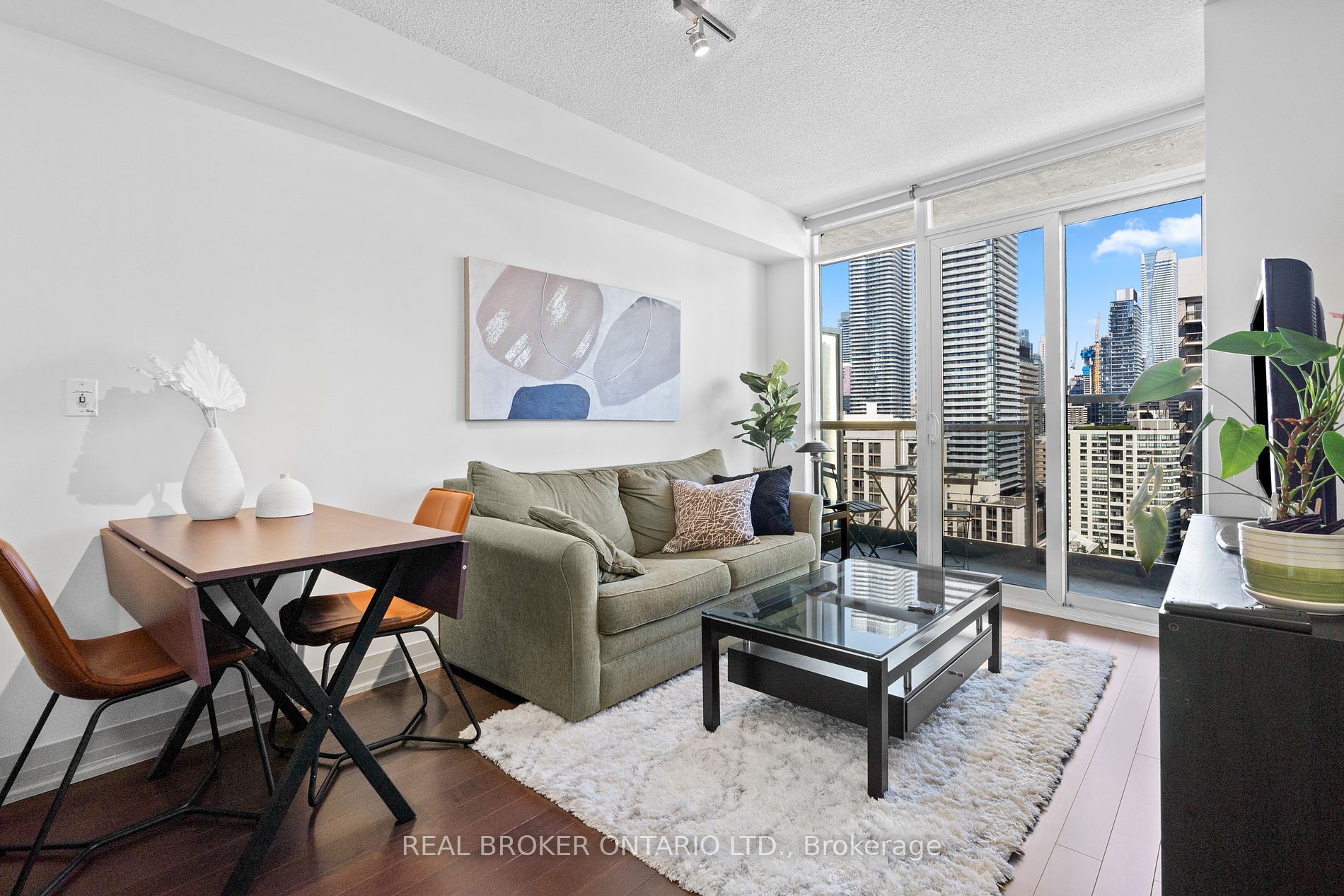 25 Carlton St, #2208