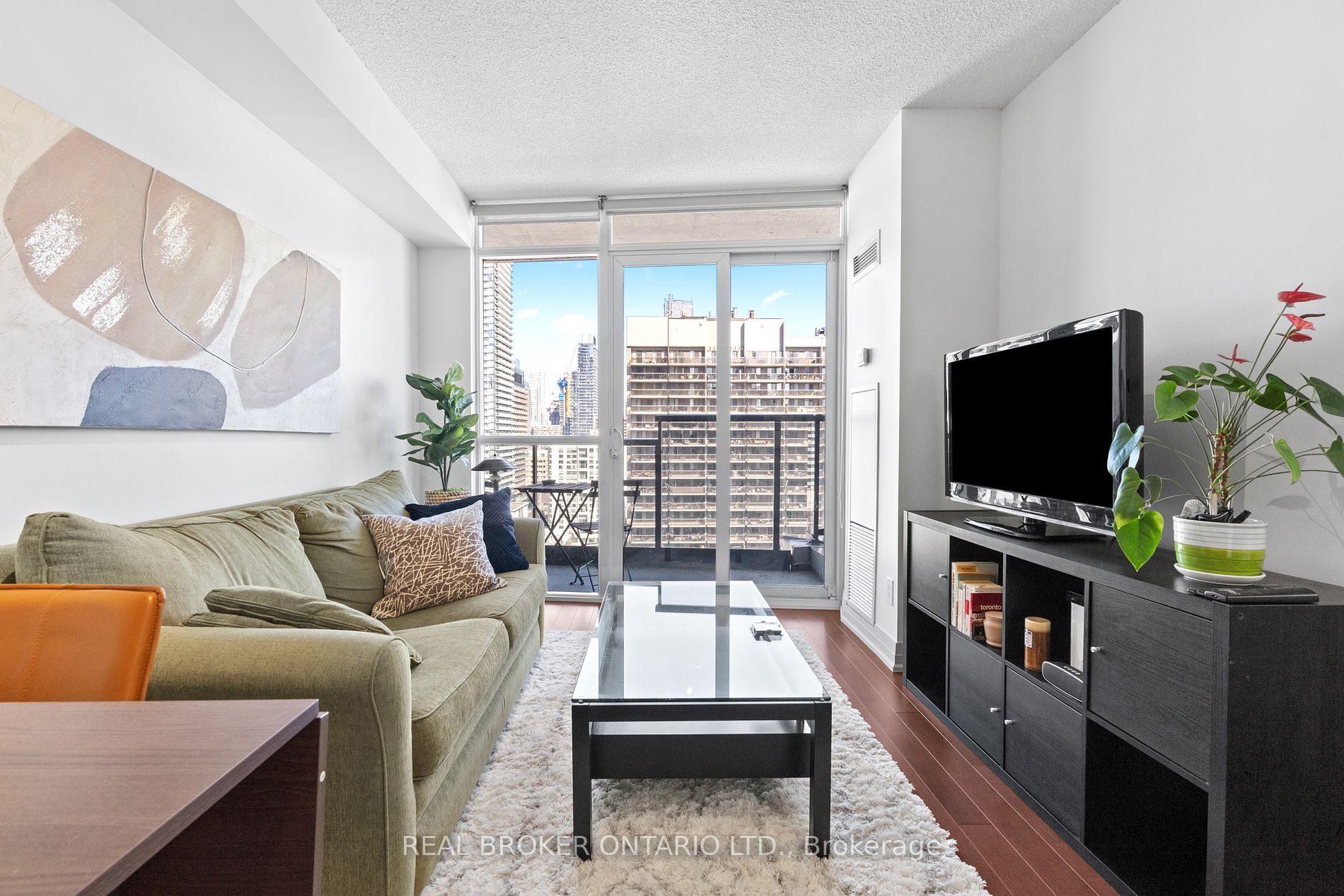 25 Carlton St, #2208